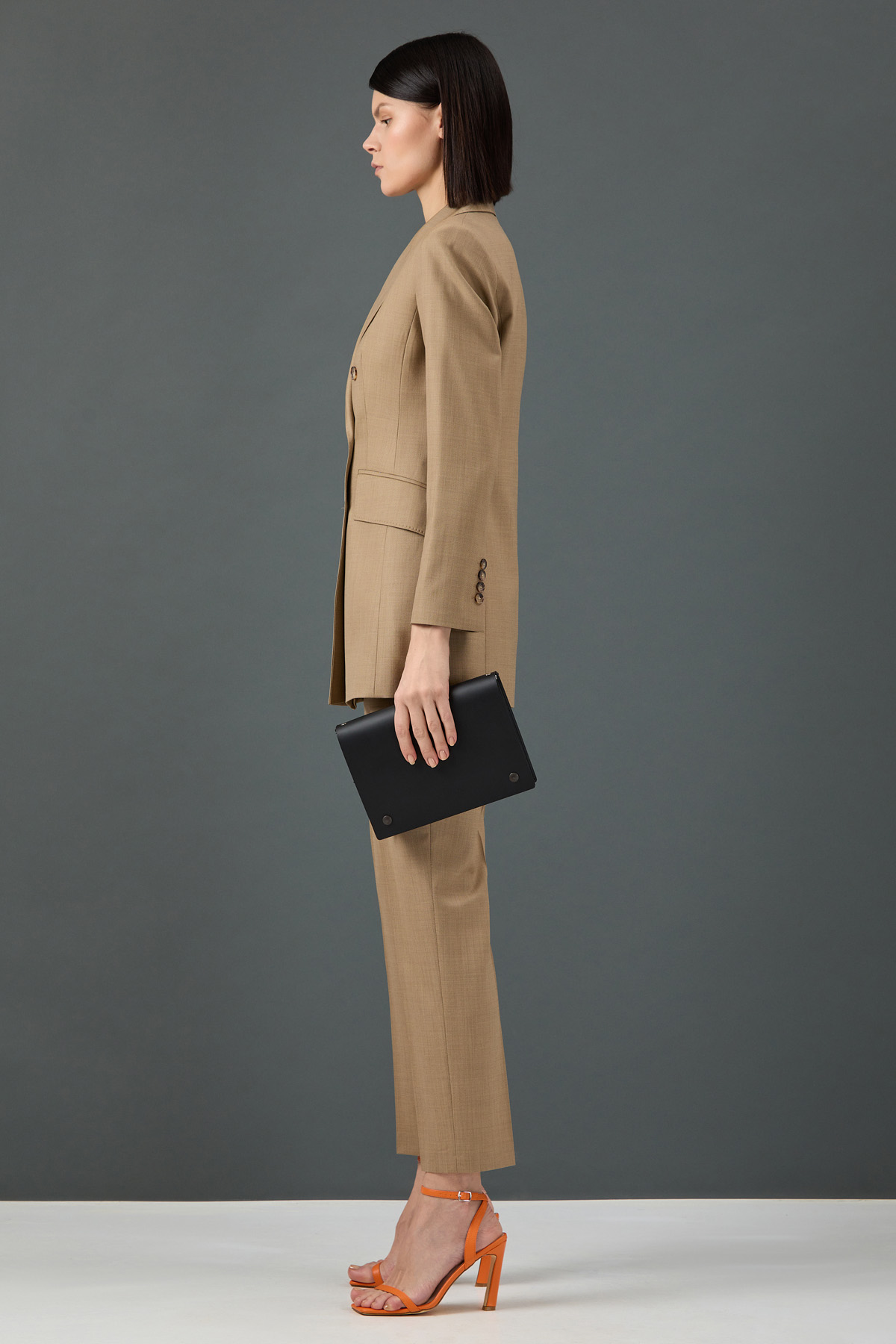 Двубортный жакет VASSA&Co, пол женский, цвет хаки