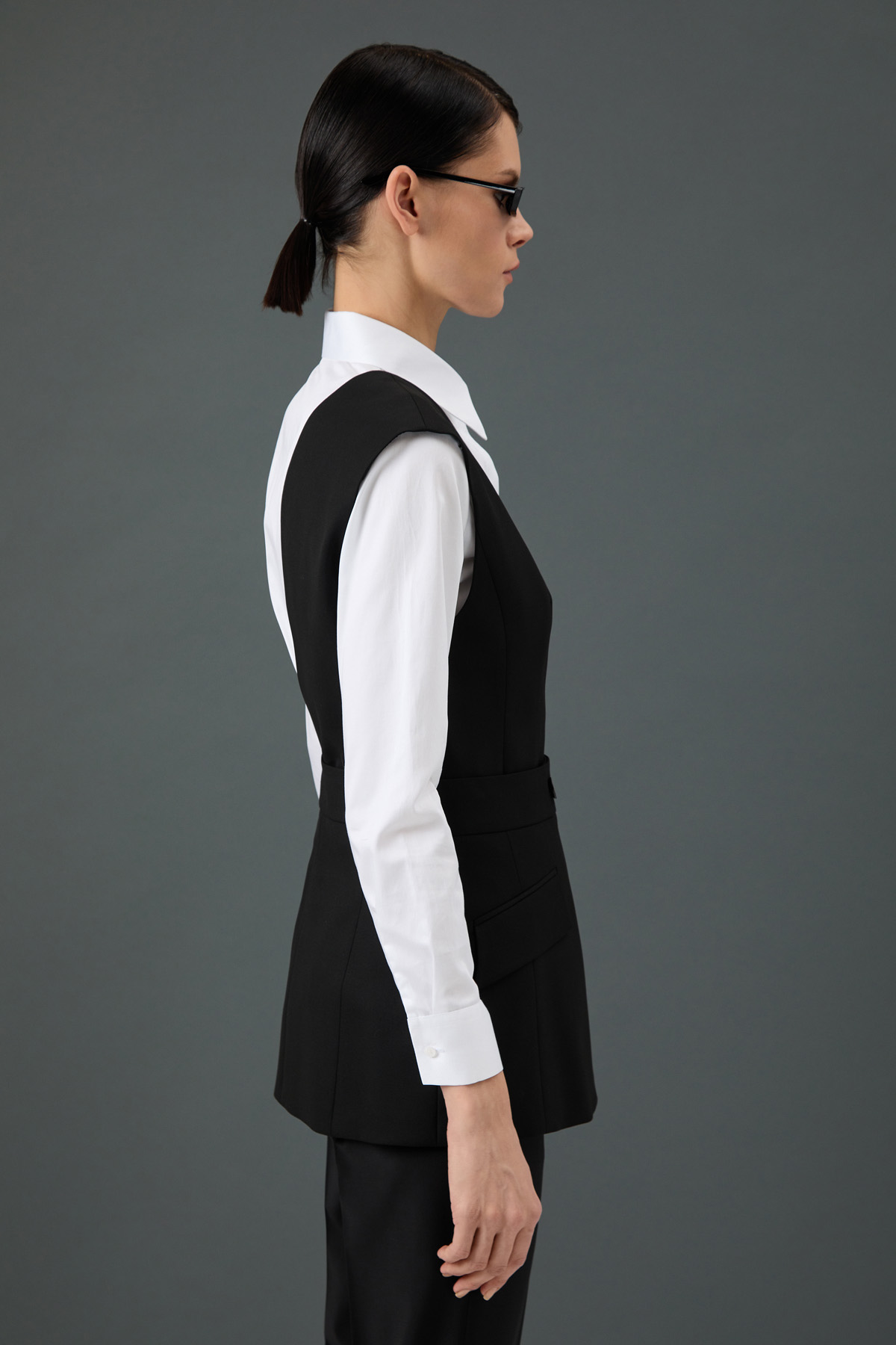 Жилет-трансформер VASSA&Co, пол женский, цвет черный