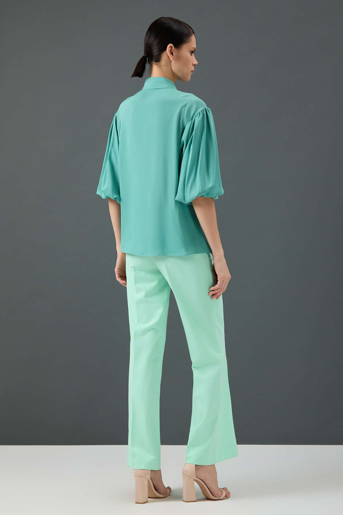 Блузка VASSA&Co, пол женский, цвет зеленый