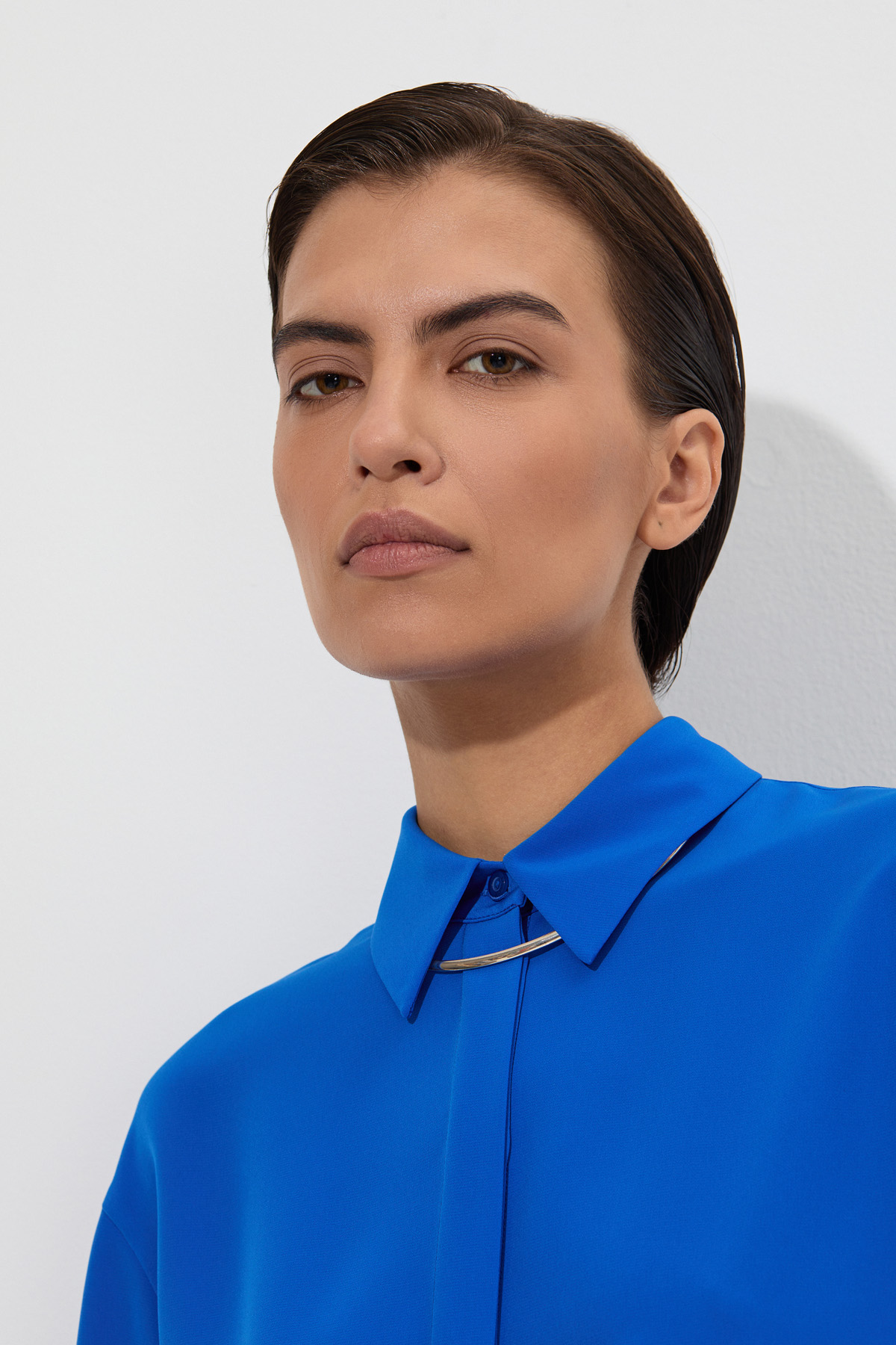 Блузка в синем цвете VASSA&Co, пол Женский, цвет Синий