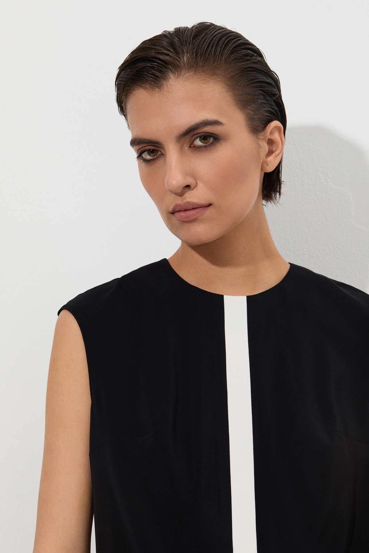 Блузка c контрастным принтом VASSA&Co, пол женский, цвет черный