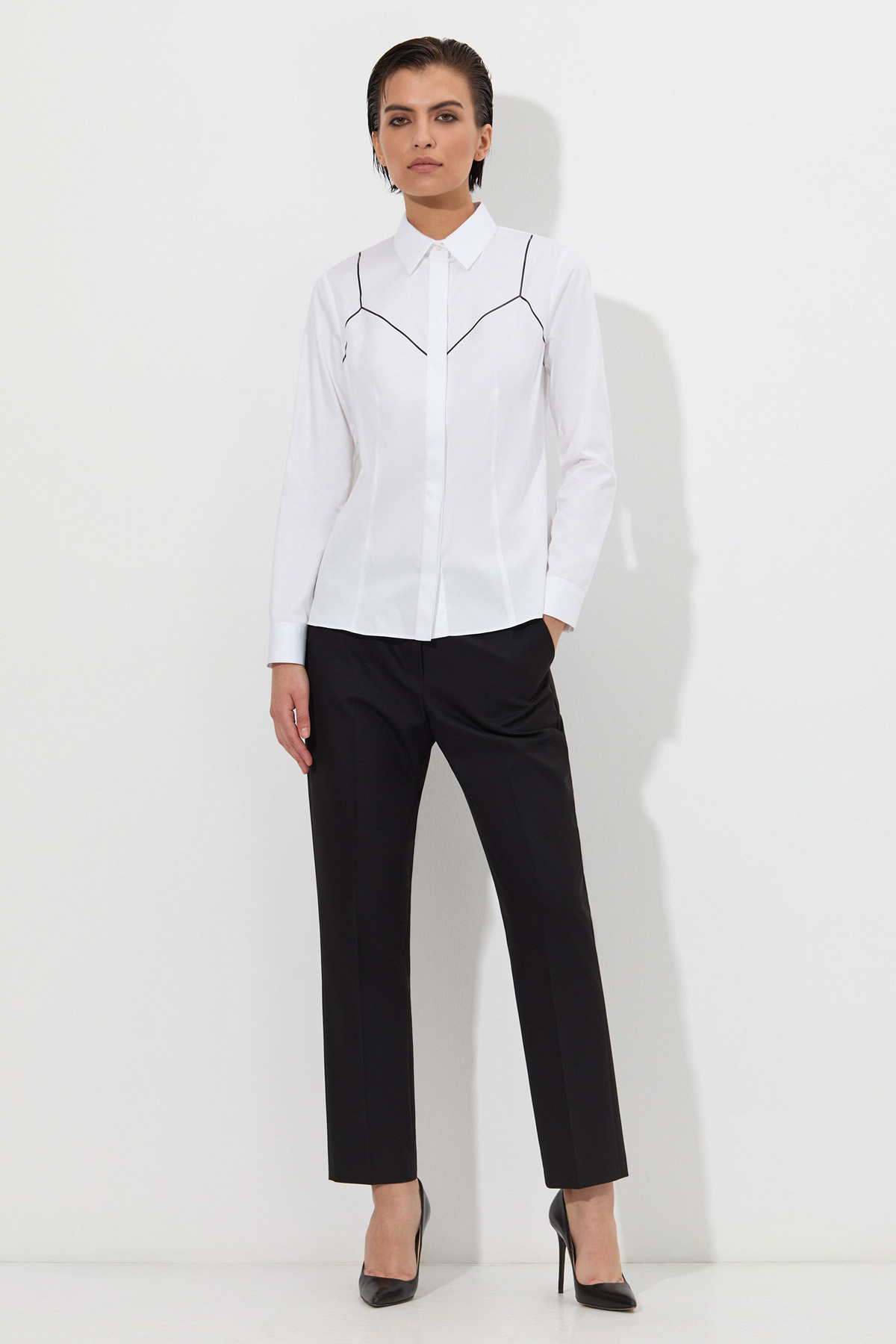 Рубашка из хлопка VASSA&Co, пол женский, цвет белый