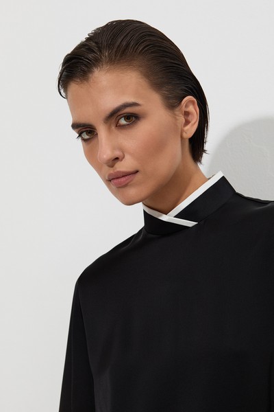 Блузка с воротником - стойкой VASSA&Co, пол женский, цвет черный, фото №5