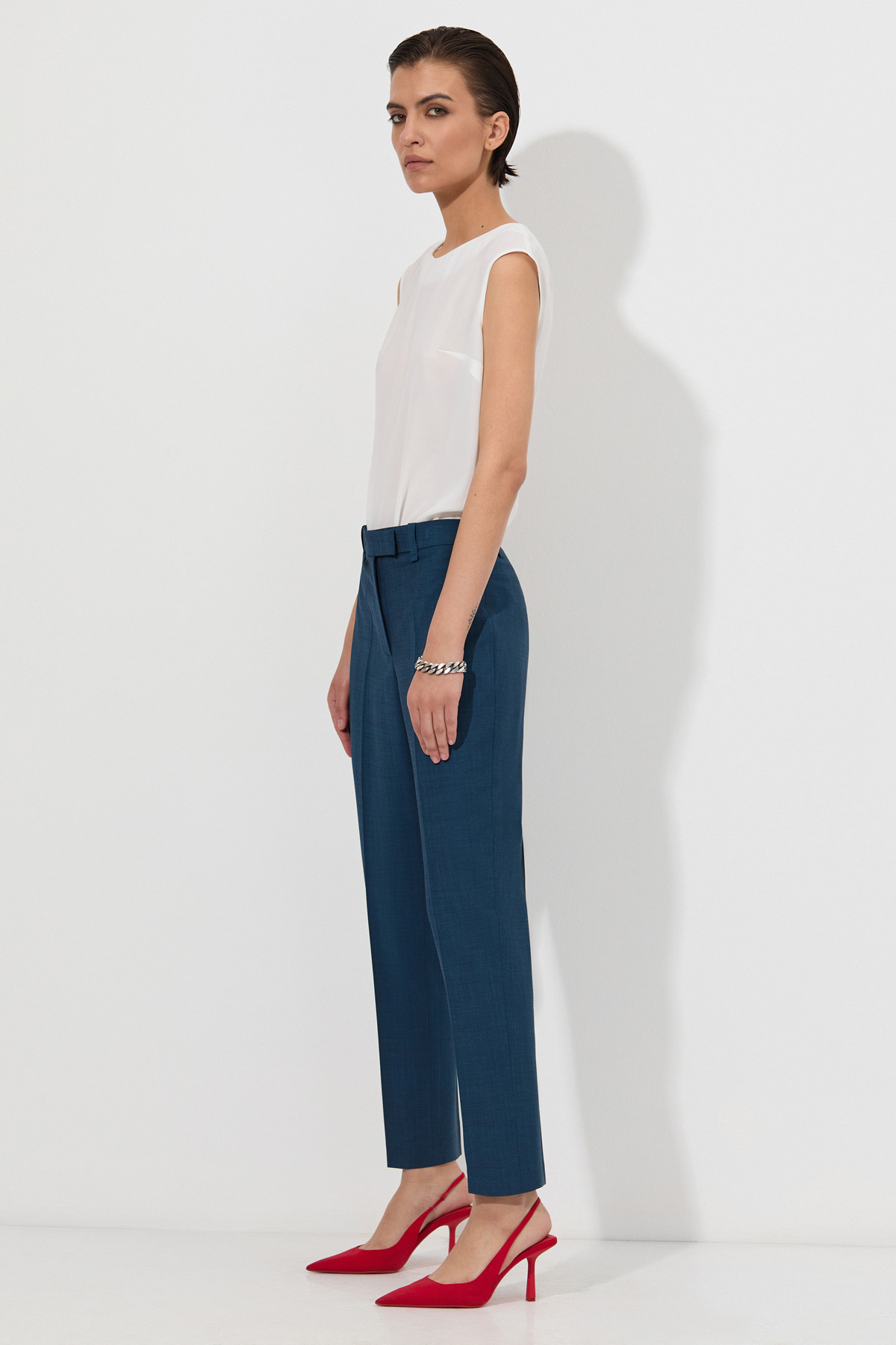 Брюки VASSA&Co, пол женский, цвет синий