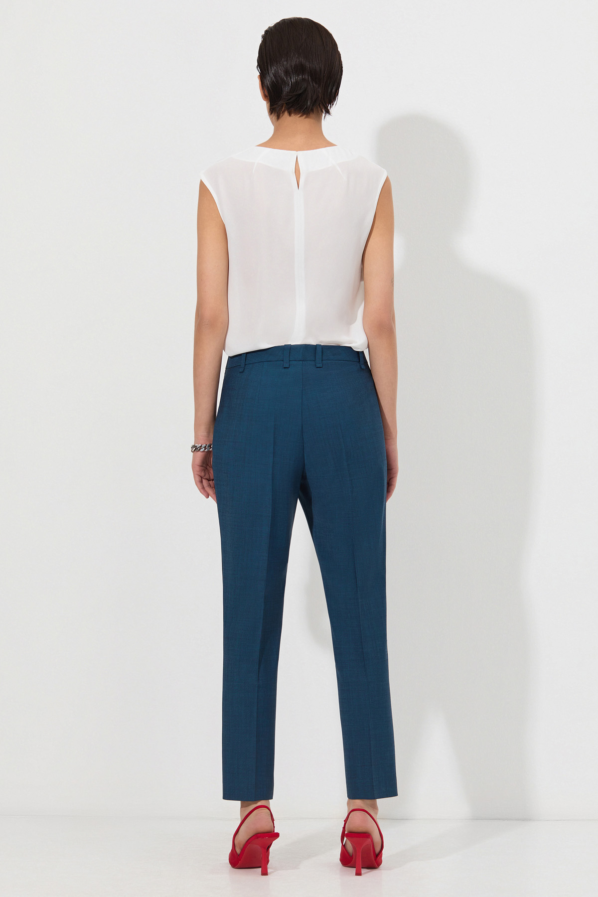 Брюки VASSA&Co, пол женский, цвет синий