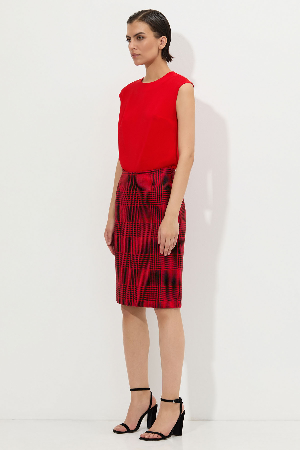 Юбка-карандаш VASSA&Co, пол женский, цвет красный