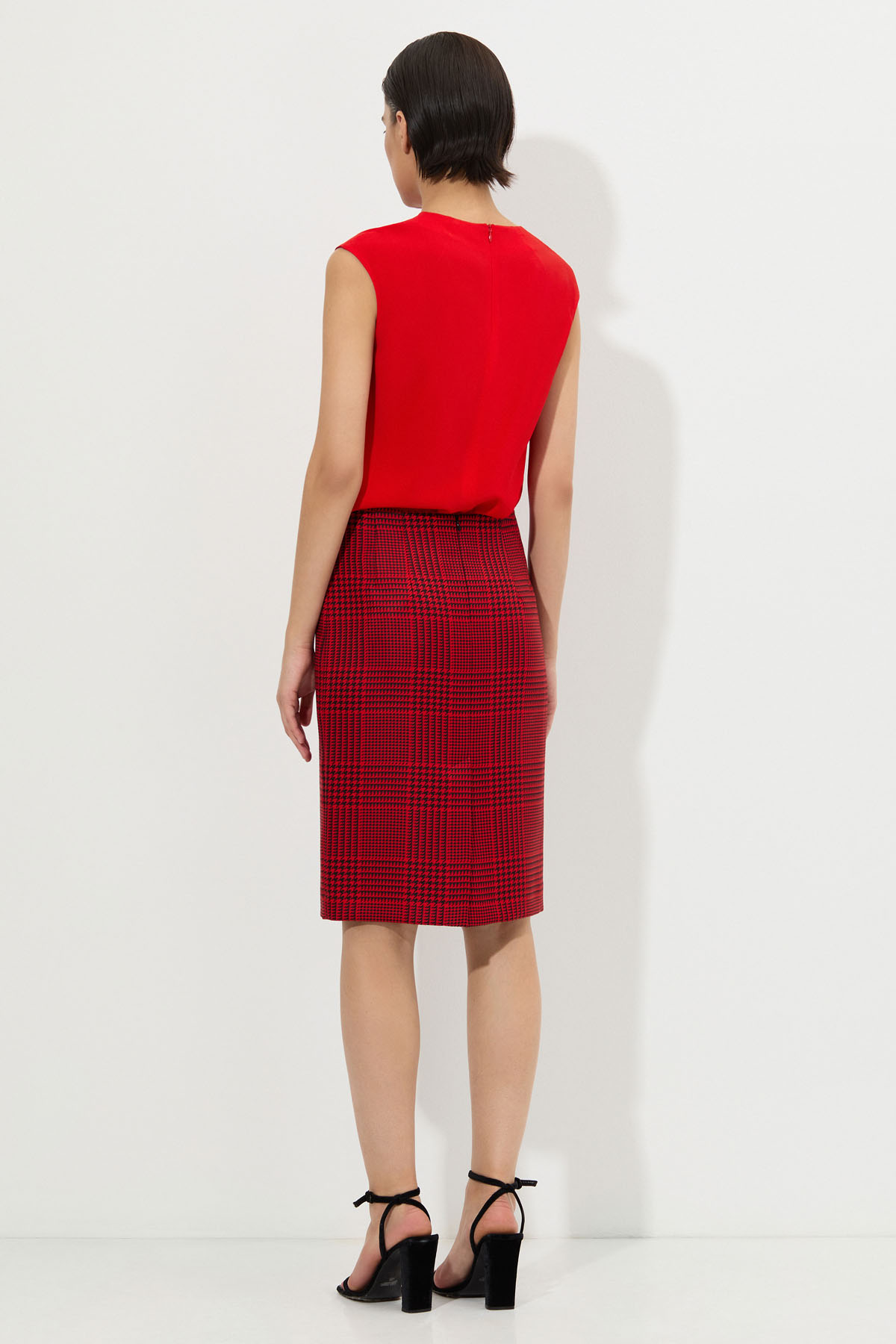 Юбка-карандаш VASSA&Co, пол женский, цвет красный