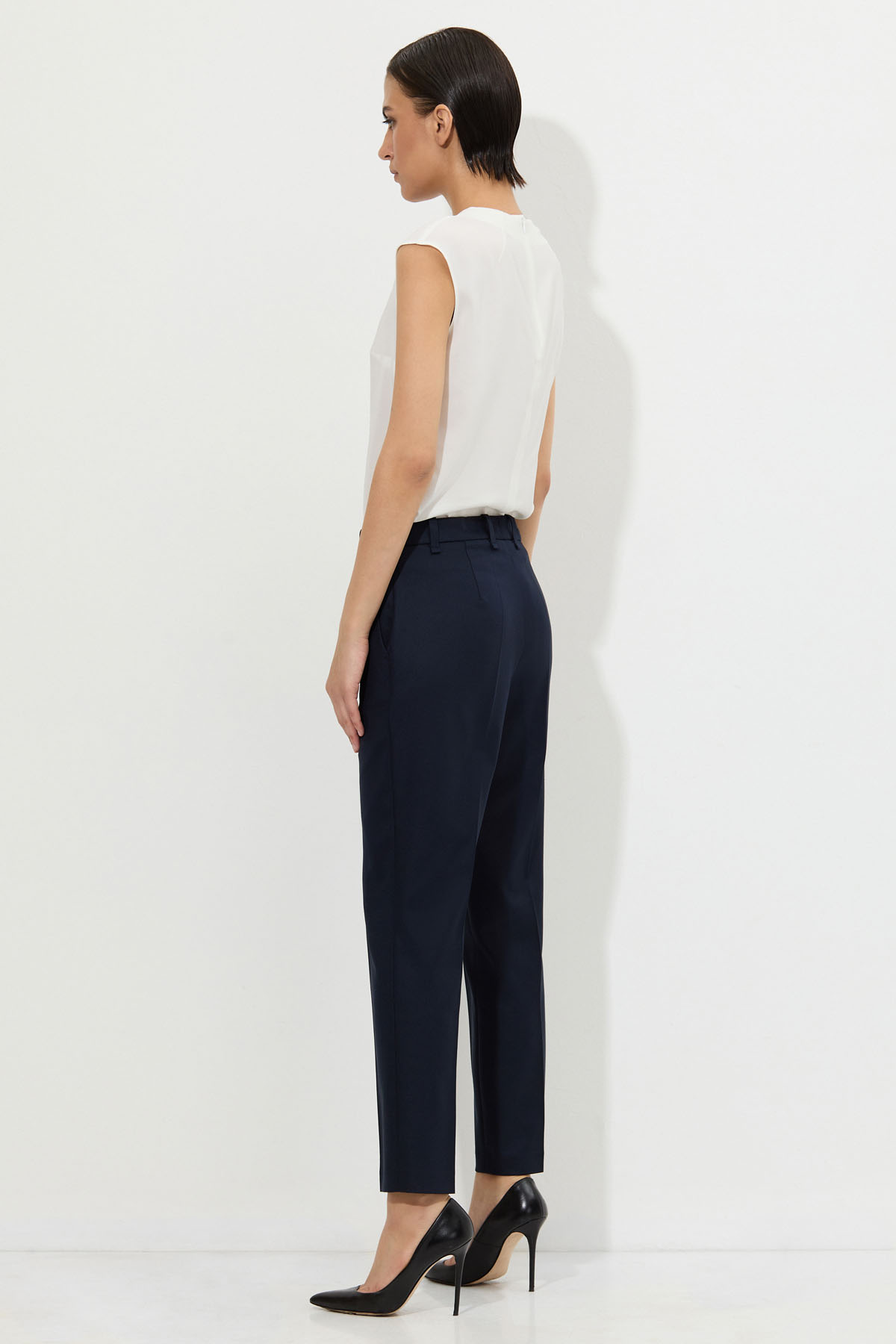 Брюки VASSA&Co, пол женский, цвет синий