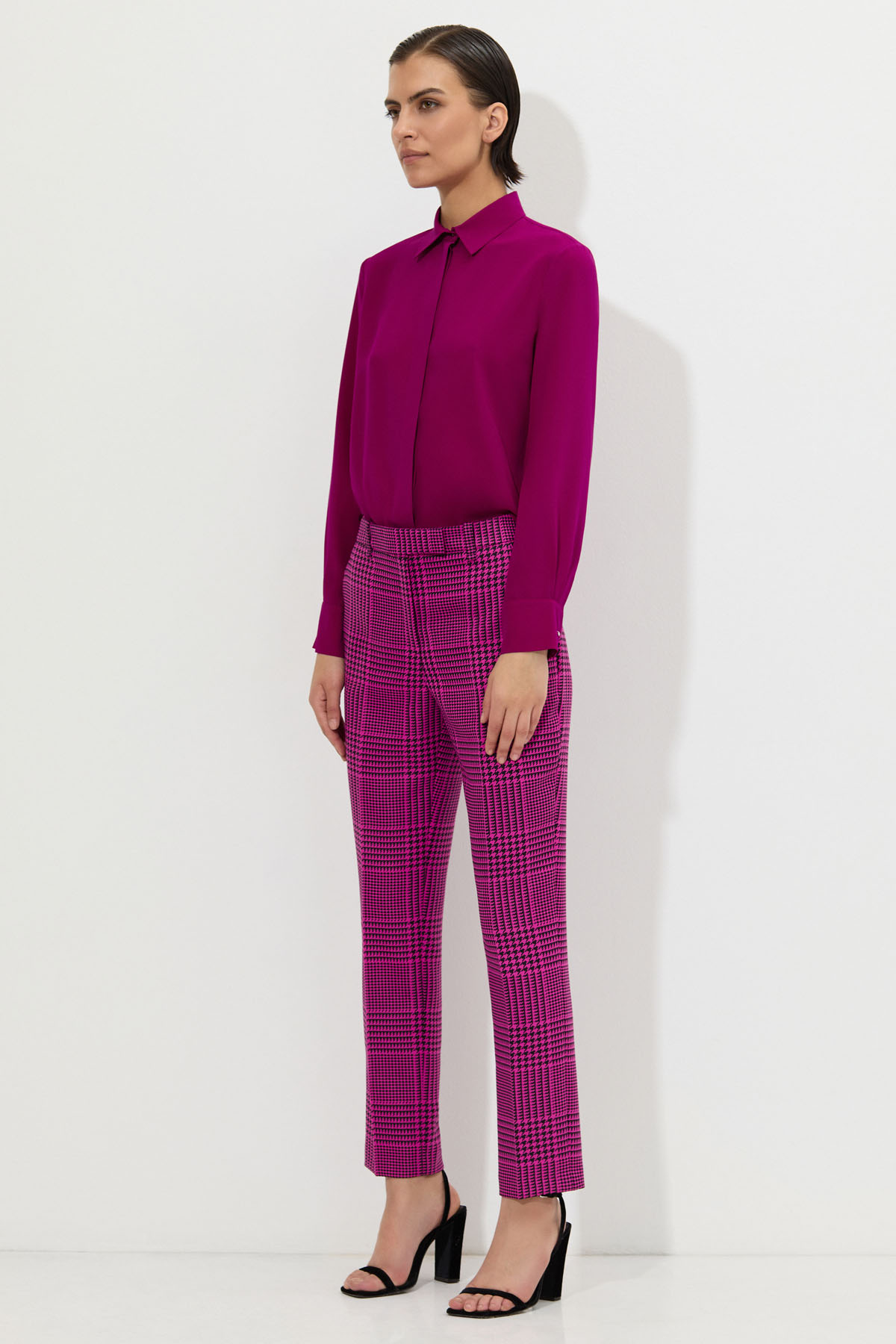 Брюки VASSA&Co, пол женский, цвет розовый