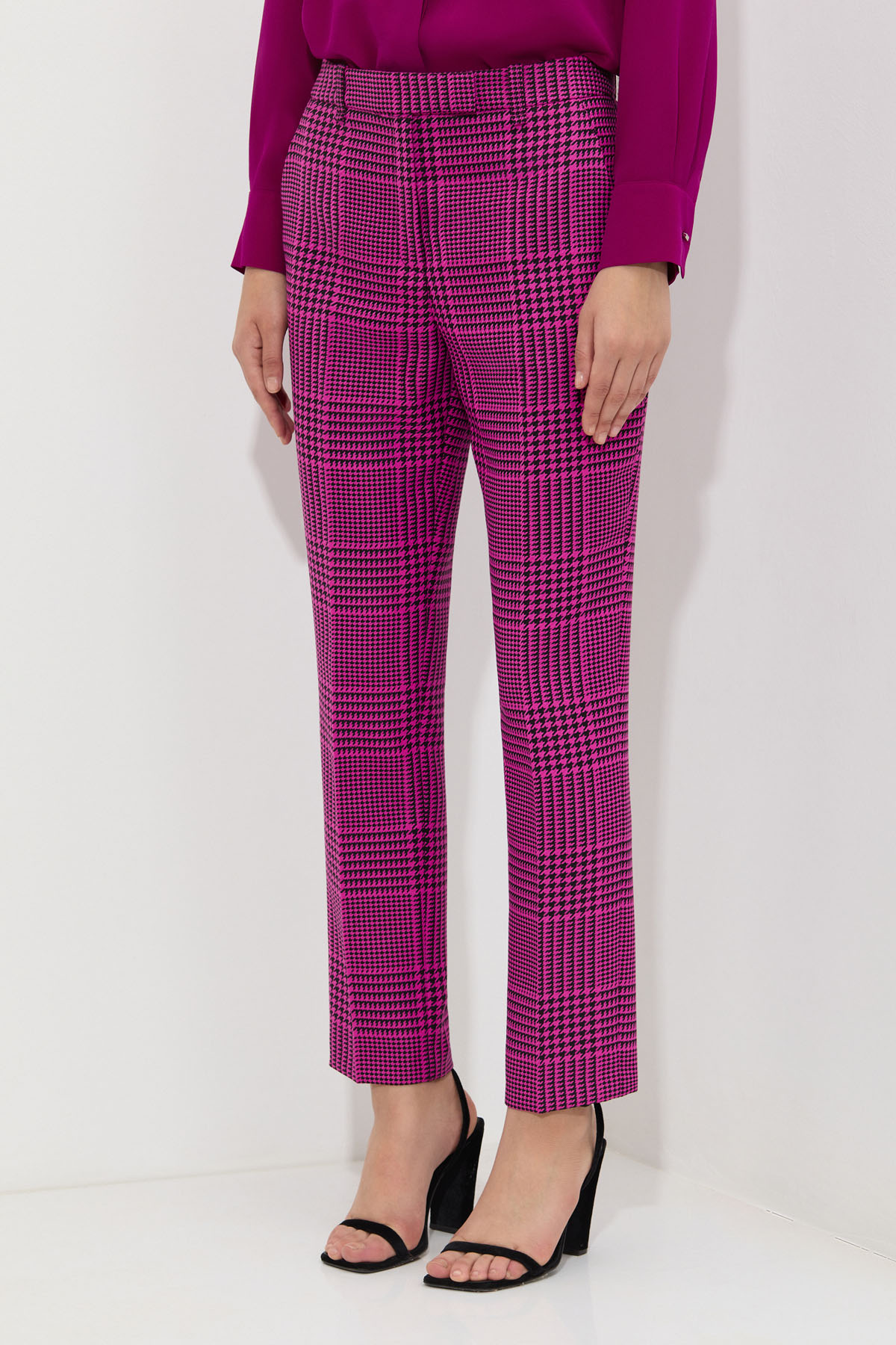 Брюки VASSA&Co, пол женский, цвет розовый