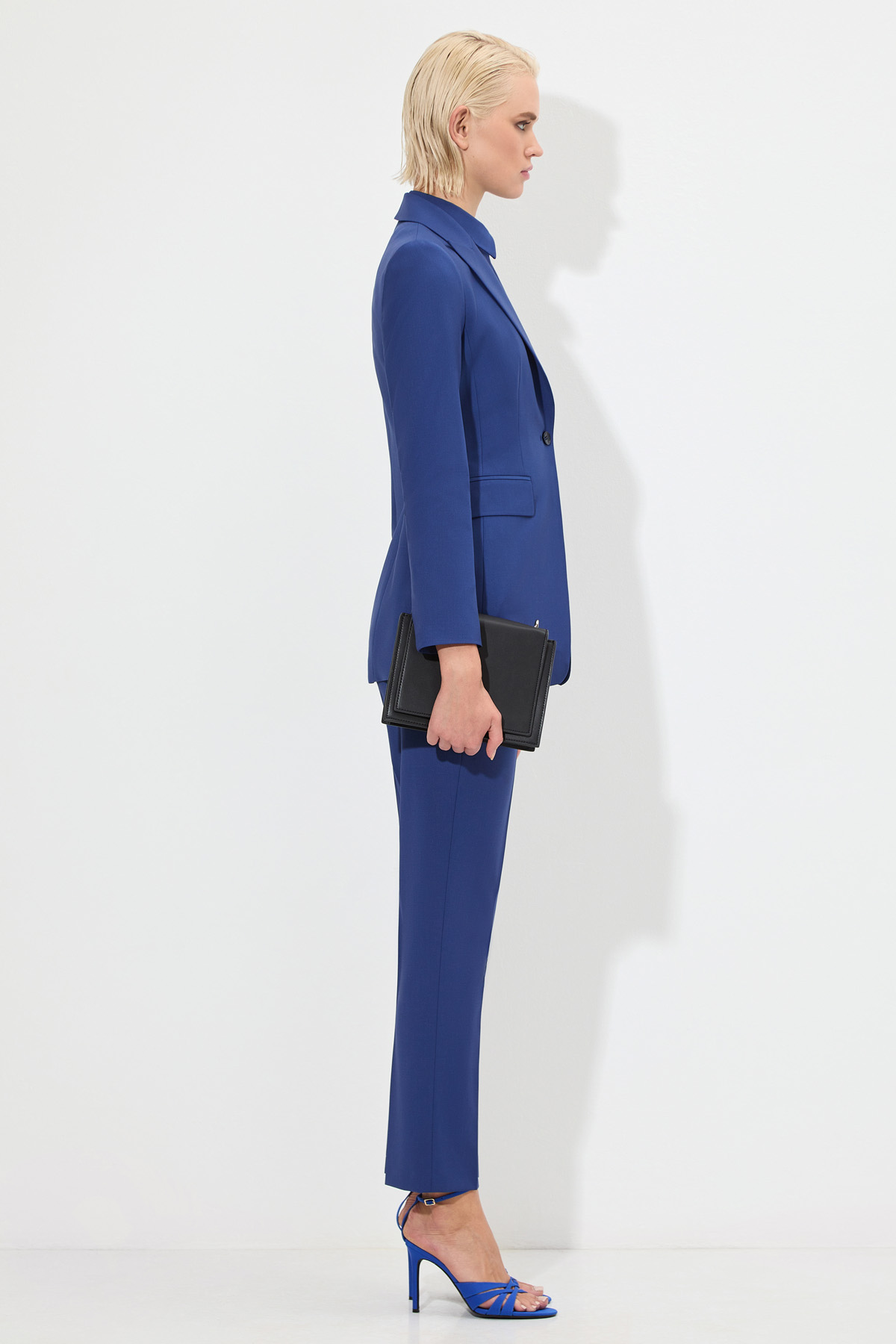 Жакет с манишкой VASSA&Co, пол женский, цвет синий