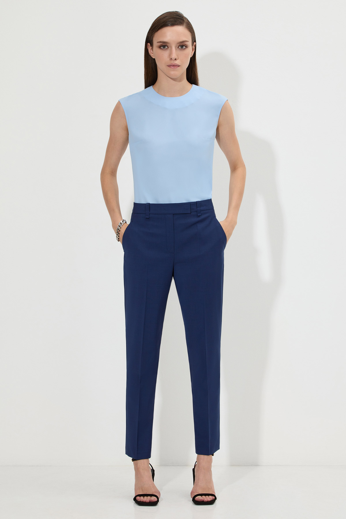 Брюки VASSA&Co, пол женский, цвет синий