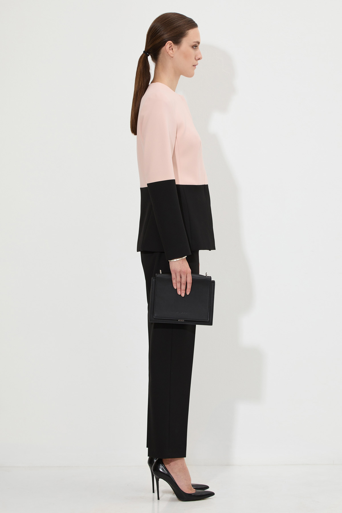 Приталенный жакет VASSA&Co, пол женский, цвет бежевый