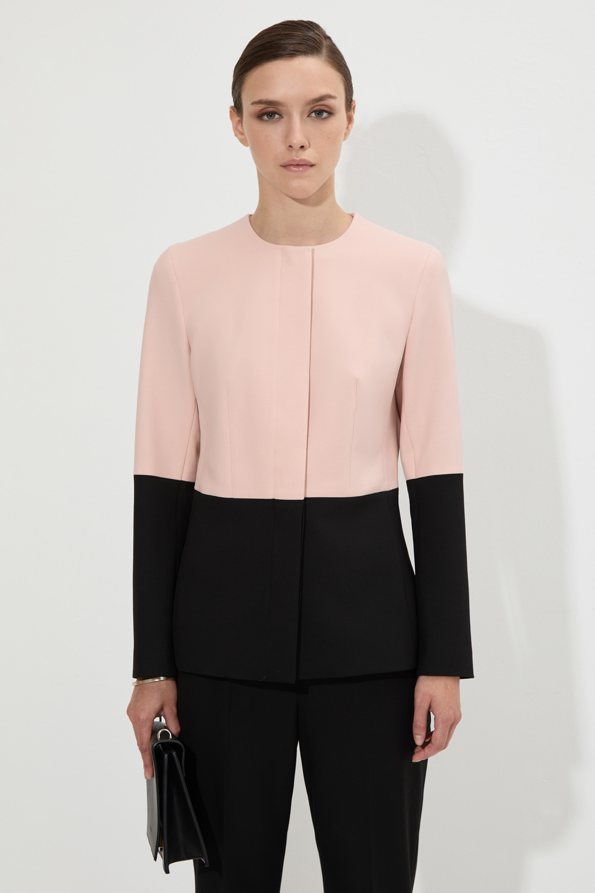 Приталенный жакет VASSA&Co, пол женский, цвет бежевый