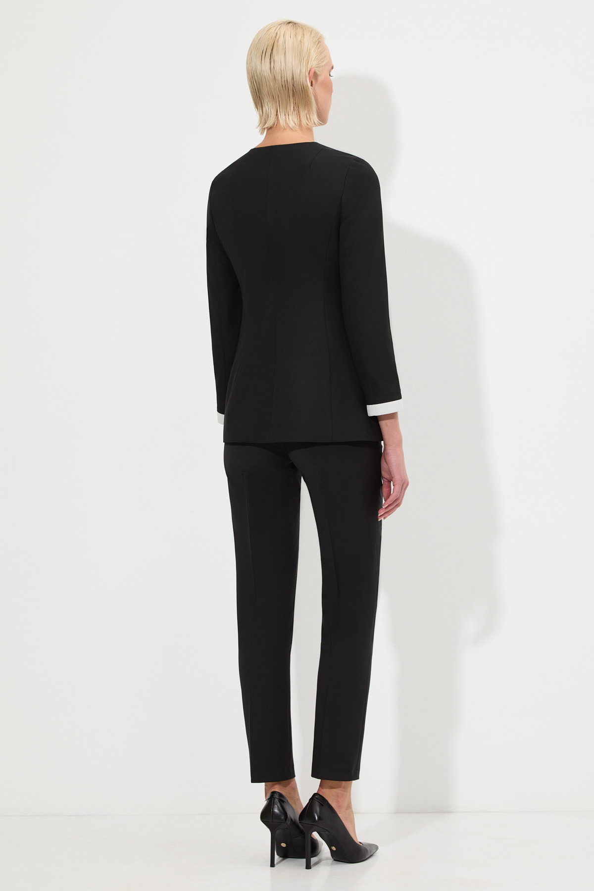 Приталенный жакет VASSA&Co, пол женский, цвет черный