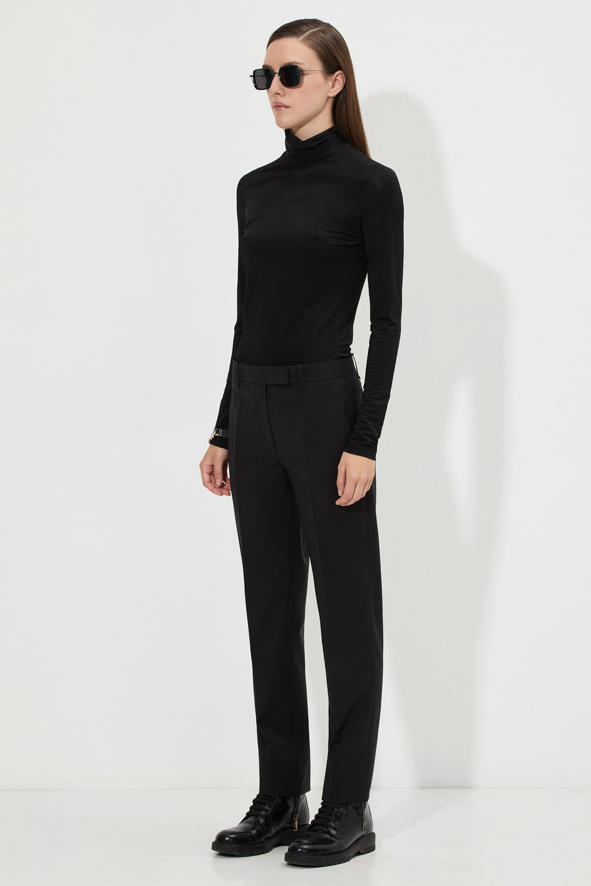 Водолазка VASSA&Co, пол женский, цвет черный