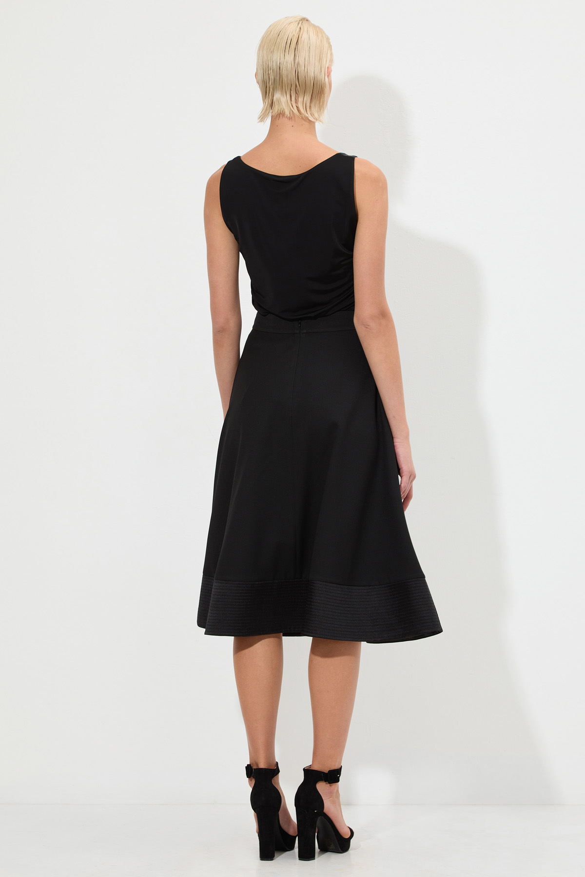 Расклешенная юбка VASSA&Co, пол женский, цвет черный