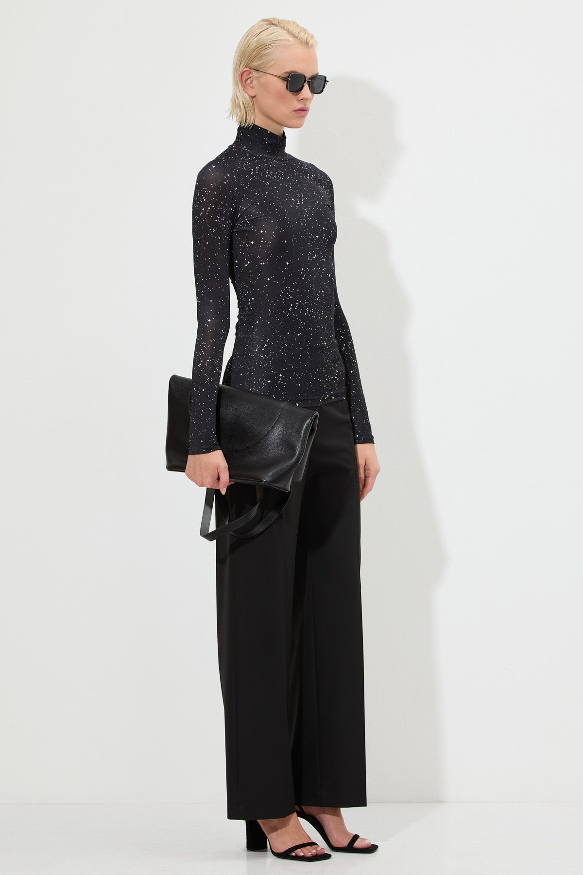 Водолазка VASSA&Co, пол женский, цвет черный