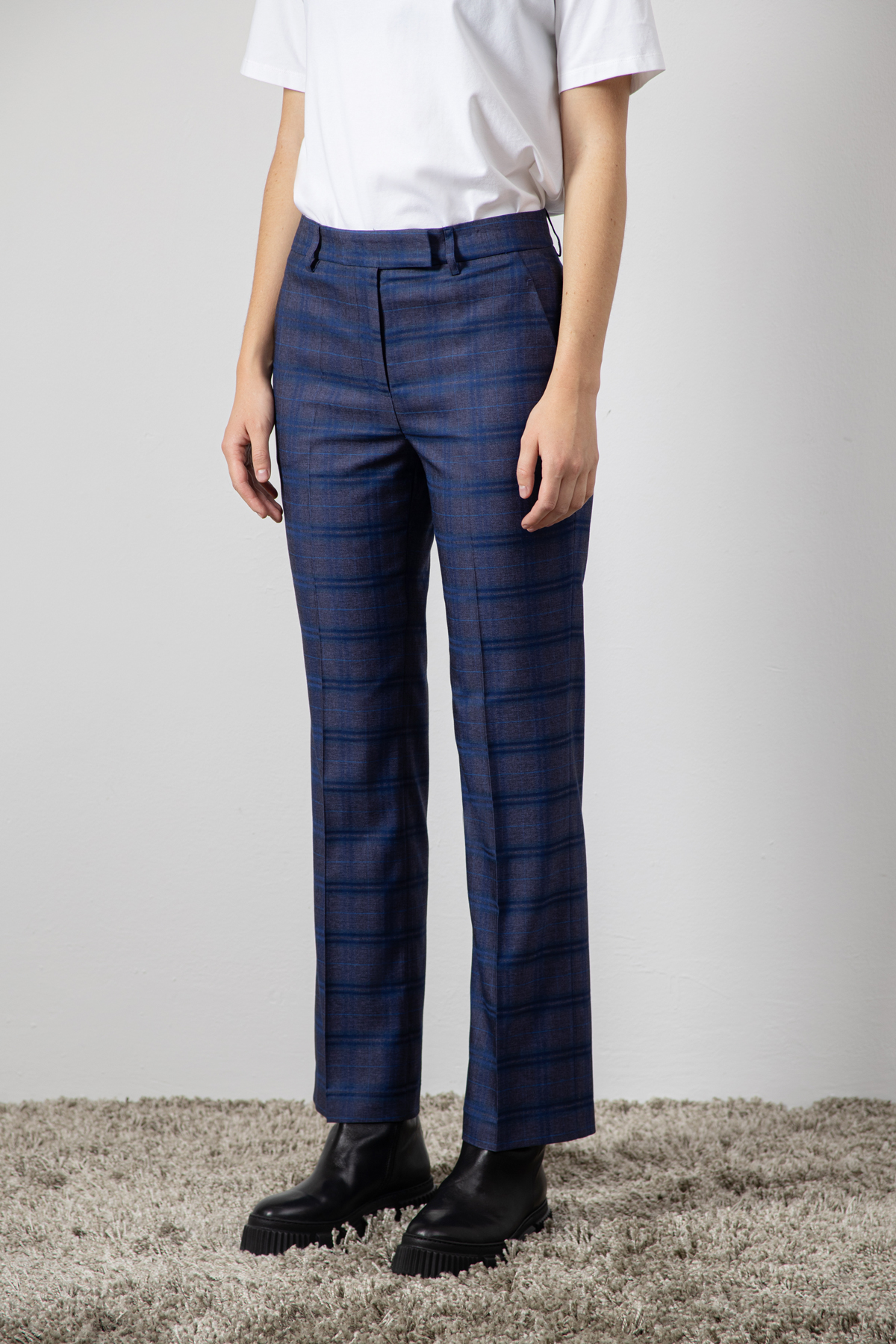 Pants VASSA CODE, пол female, цвет Синий