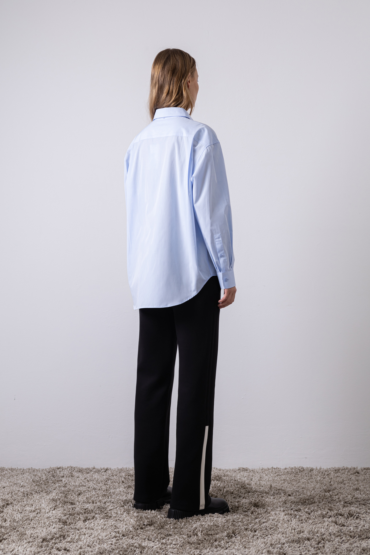 Брюки с контрастным элементом , пол женский, цвет черный