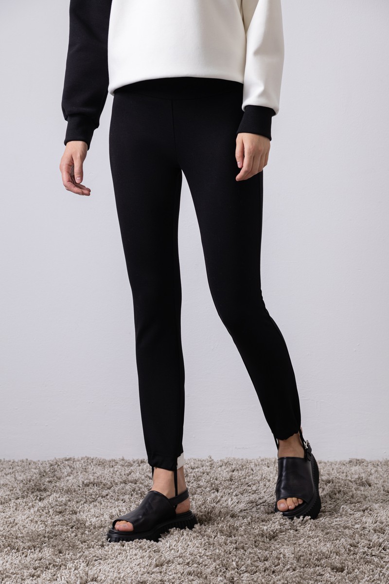 Брюки - леггинсы VASSA CODE, пол женский, цвет черный, фото №3