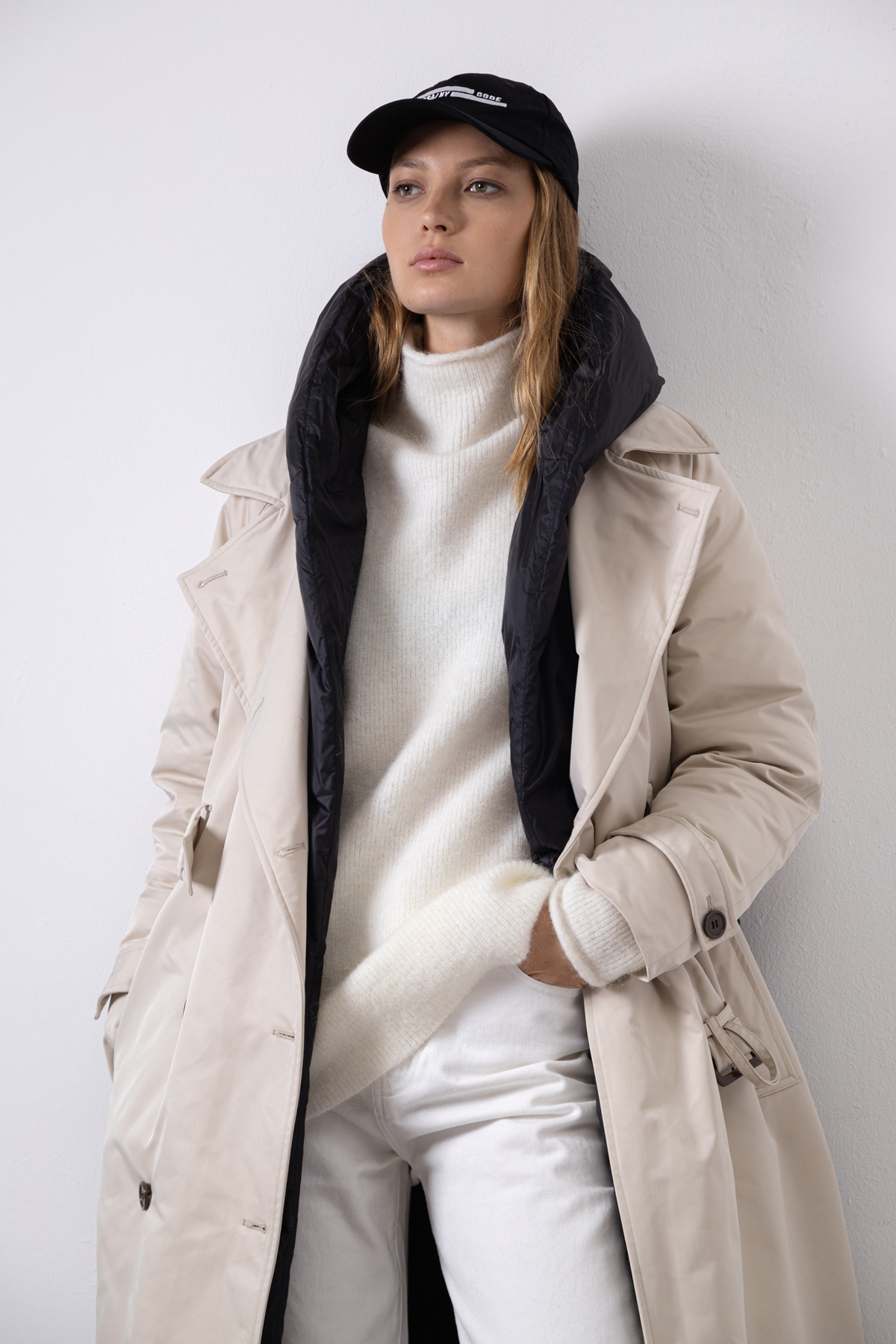 Coat VASSA CODE, пол female, цвет бежевый
