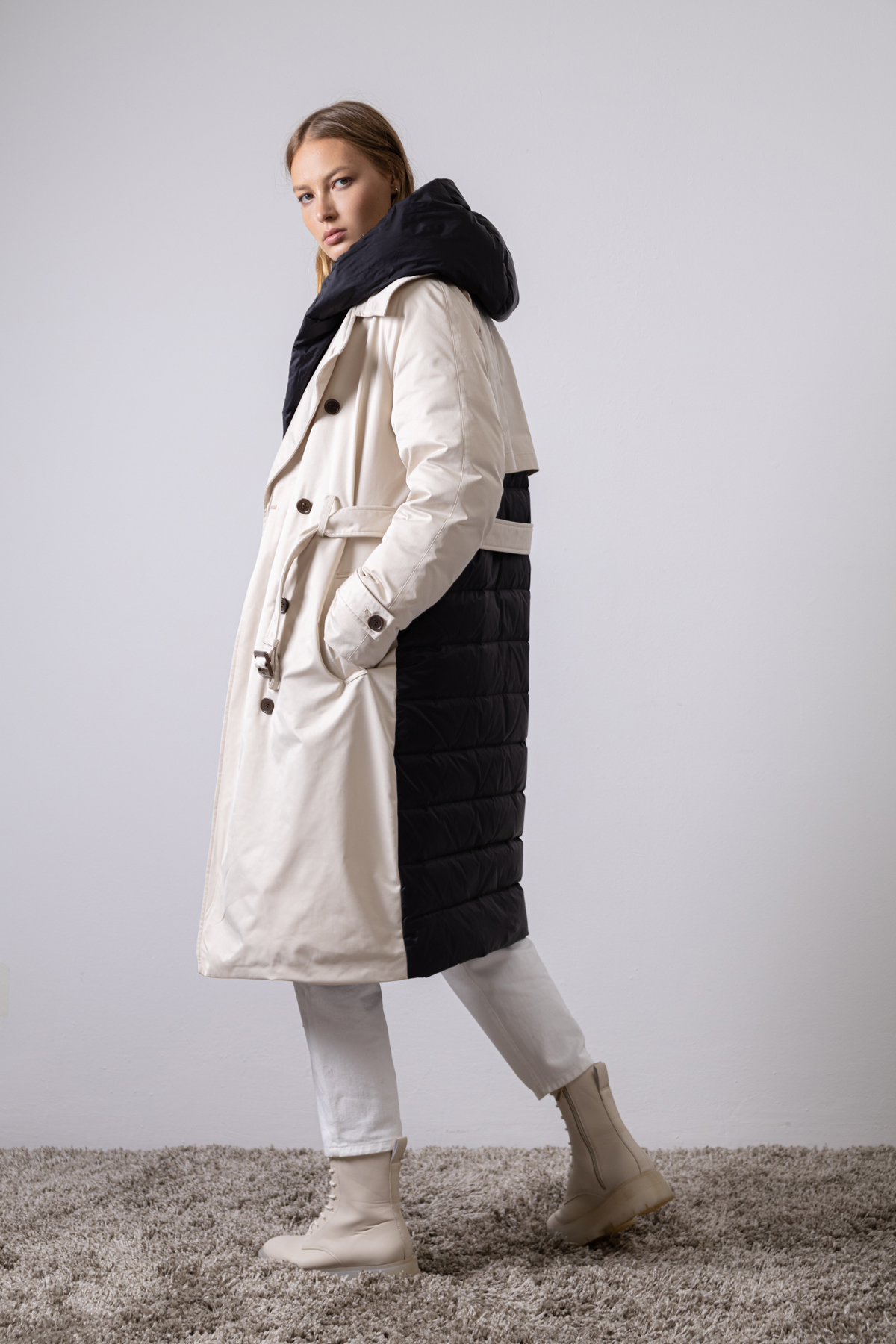 Coat VASSA CODE, пол female, цвет бежевый