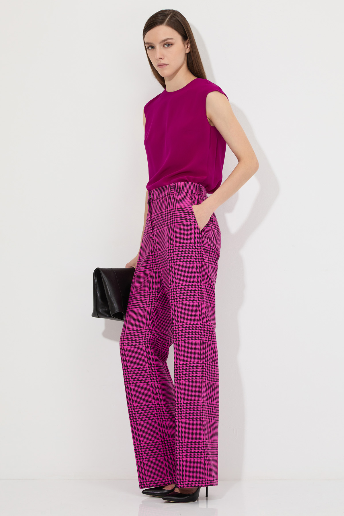 Брюки VASSA&Co, пол женский, цвет розовый