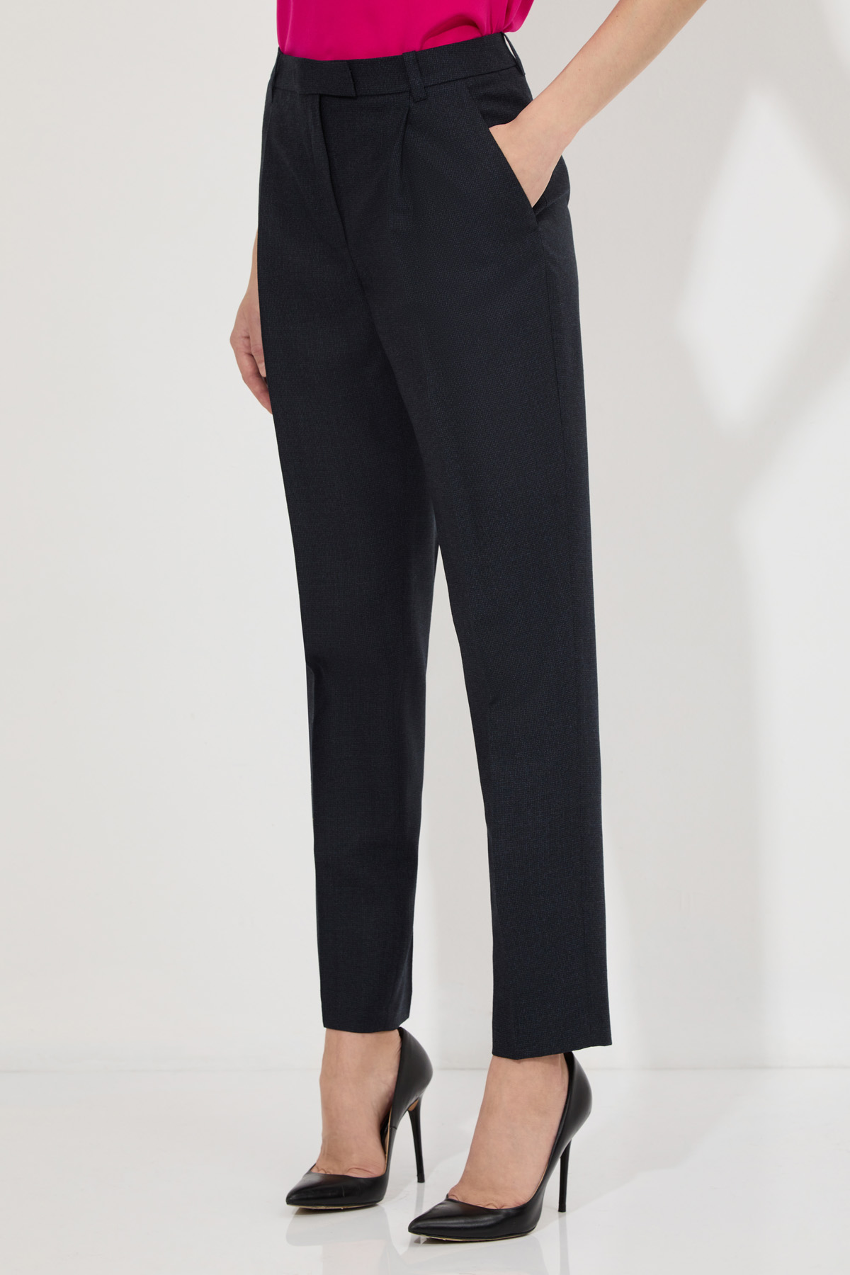 Брюки классические VASSA&Co, пол женский, цвет серый