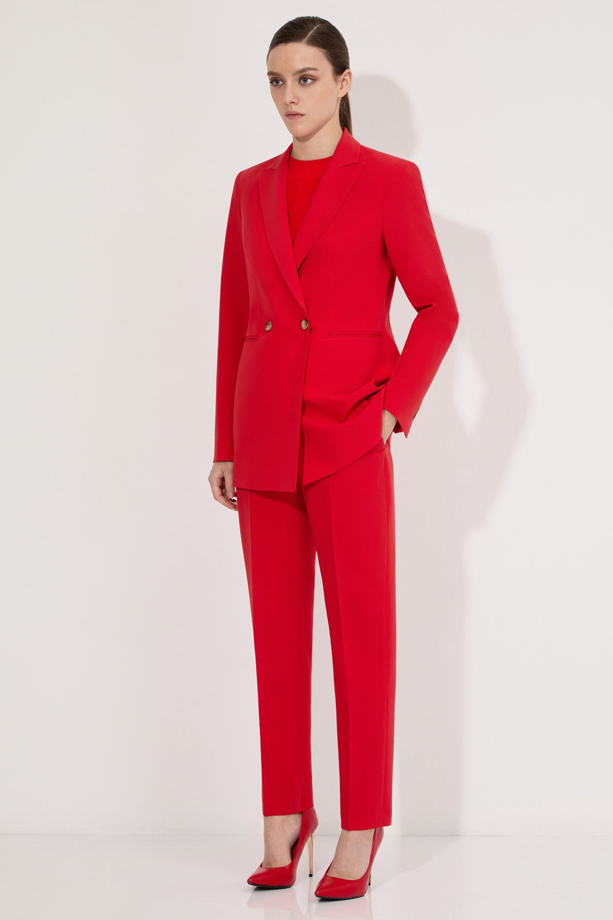 Брюки VASSA&Co, пол женский, цвет красный