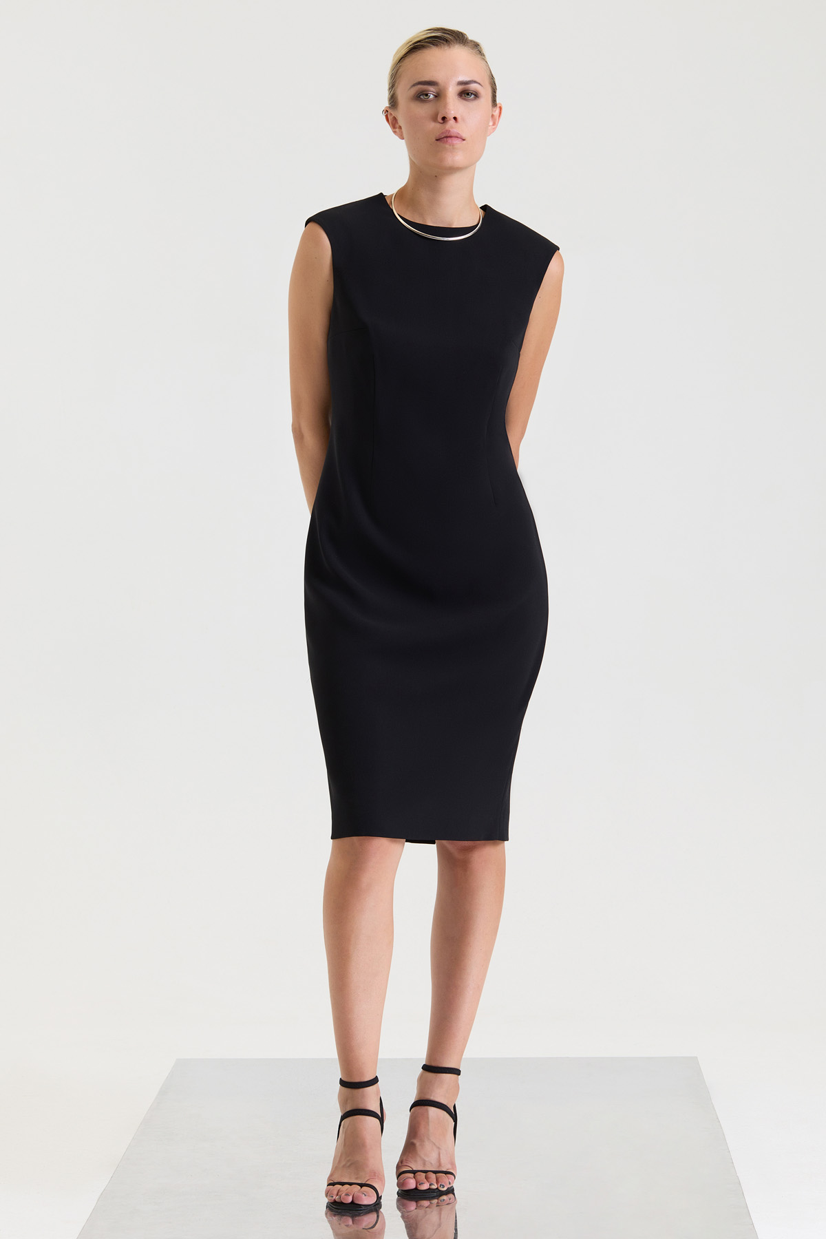 Платье со съемной атласной деталью VASSA&Co, пол женский, цвет черный