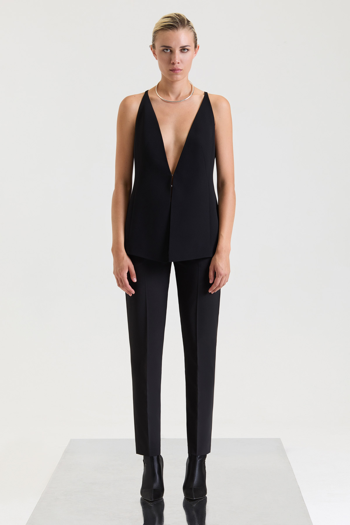Vest VASSA&Co, пол female, цвет black