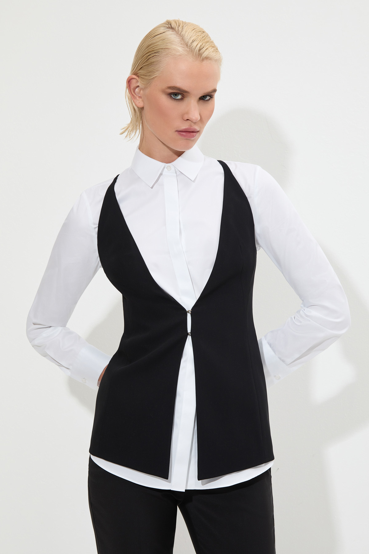 Vest VASSA&Co, пол female, цвет black