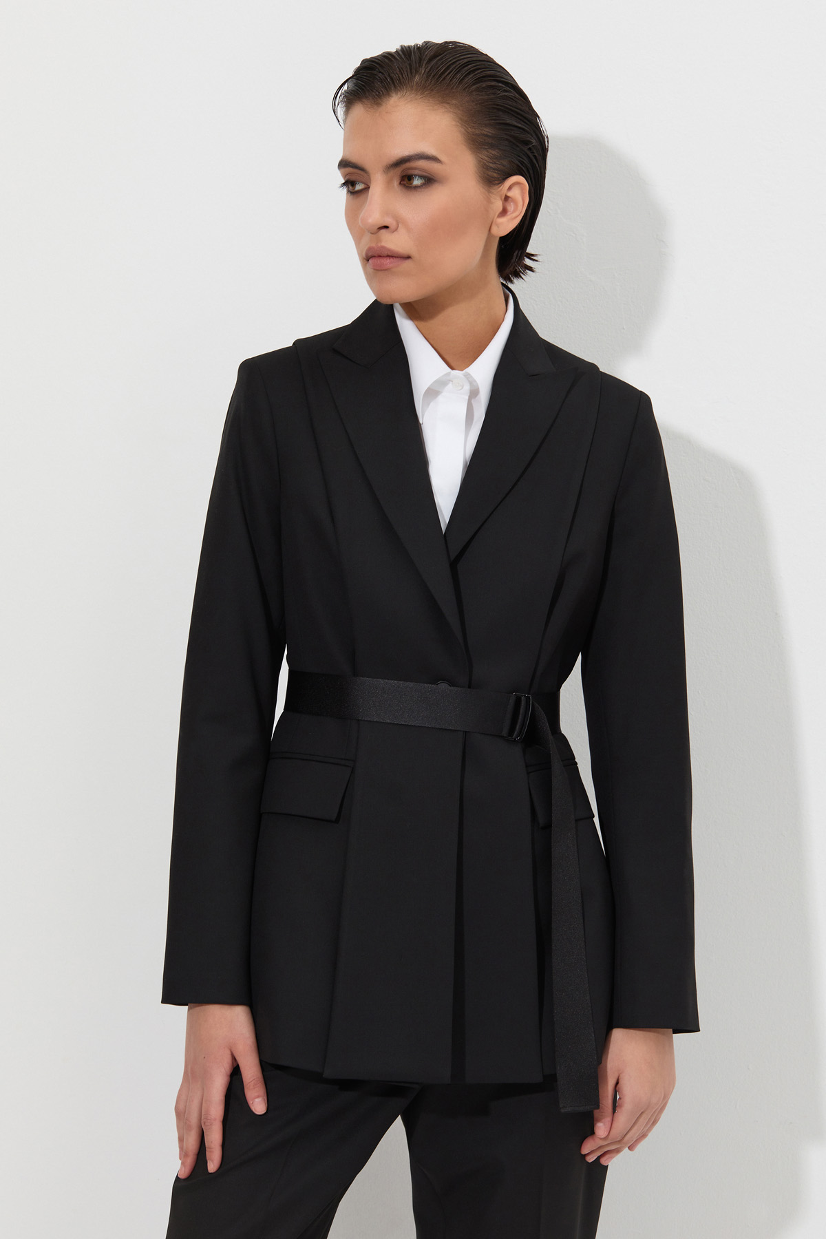 Дизайнерский жакет VASSA&Co, пол женский, цвет черный