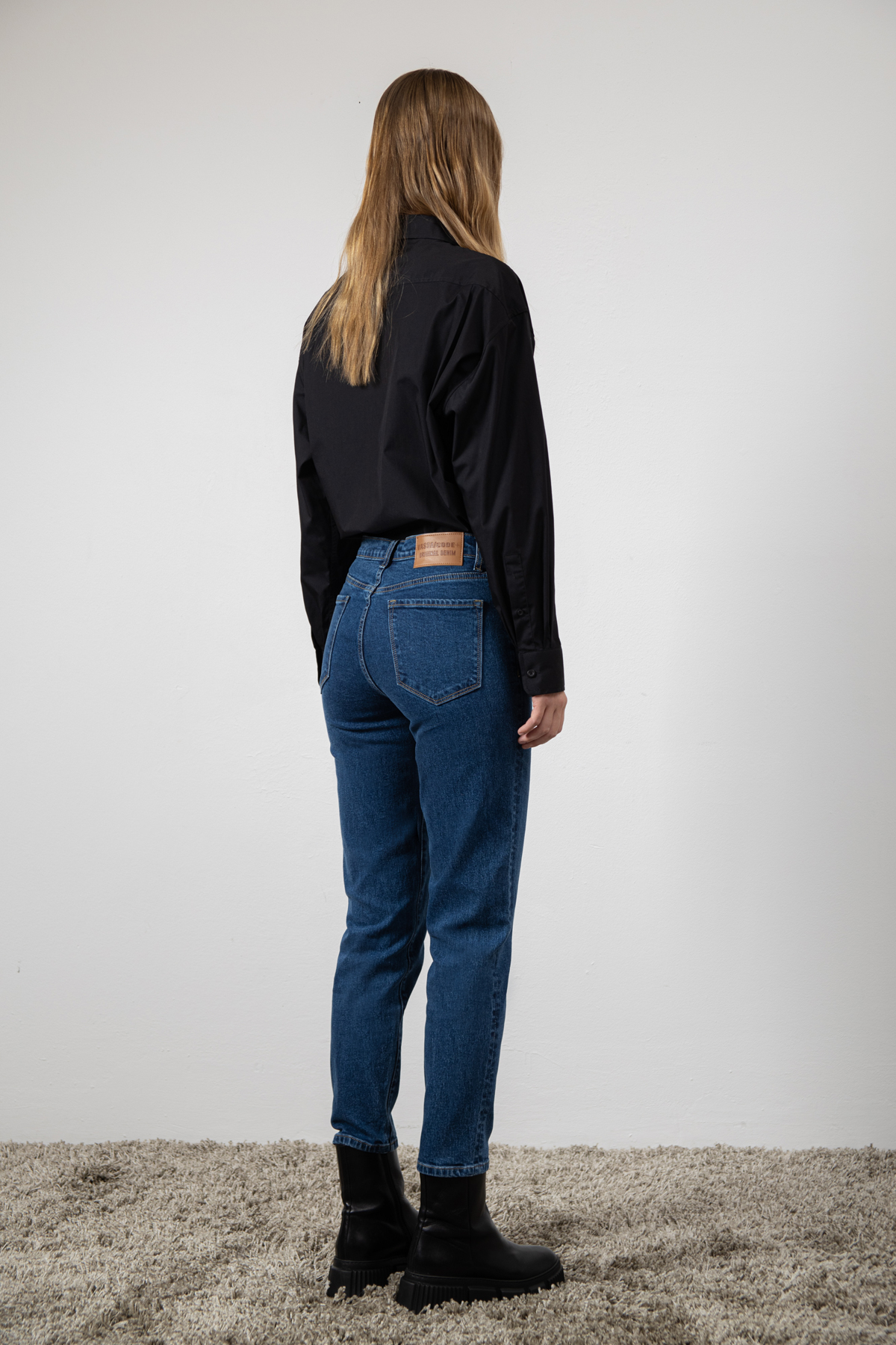 Джинсы Luxembourg Mid Rise VASSA CODE, пол Женский, цвет Синий