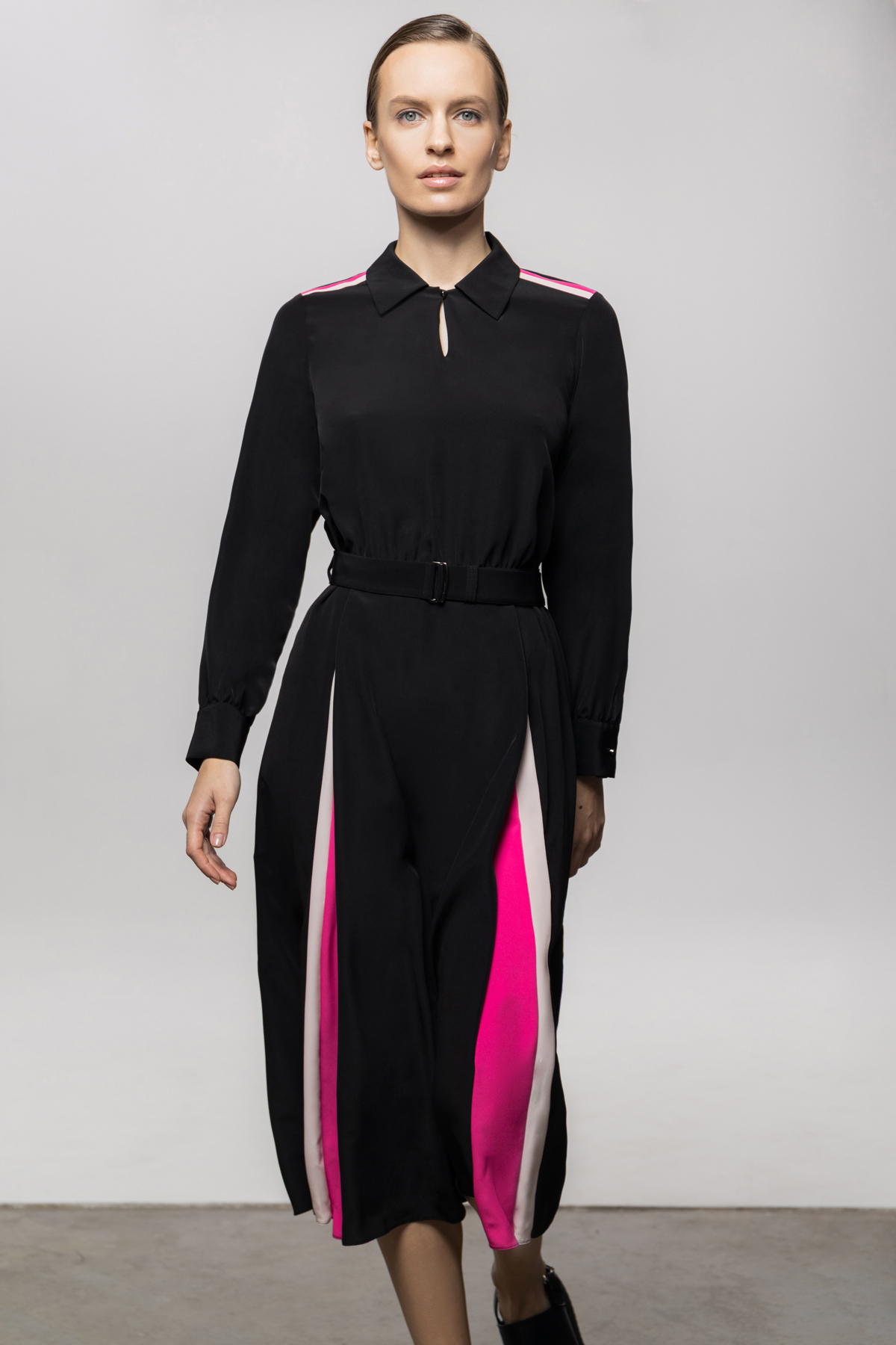 Платье A-силуэта с поясом VASSA&Co, пол женский, цвет черный