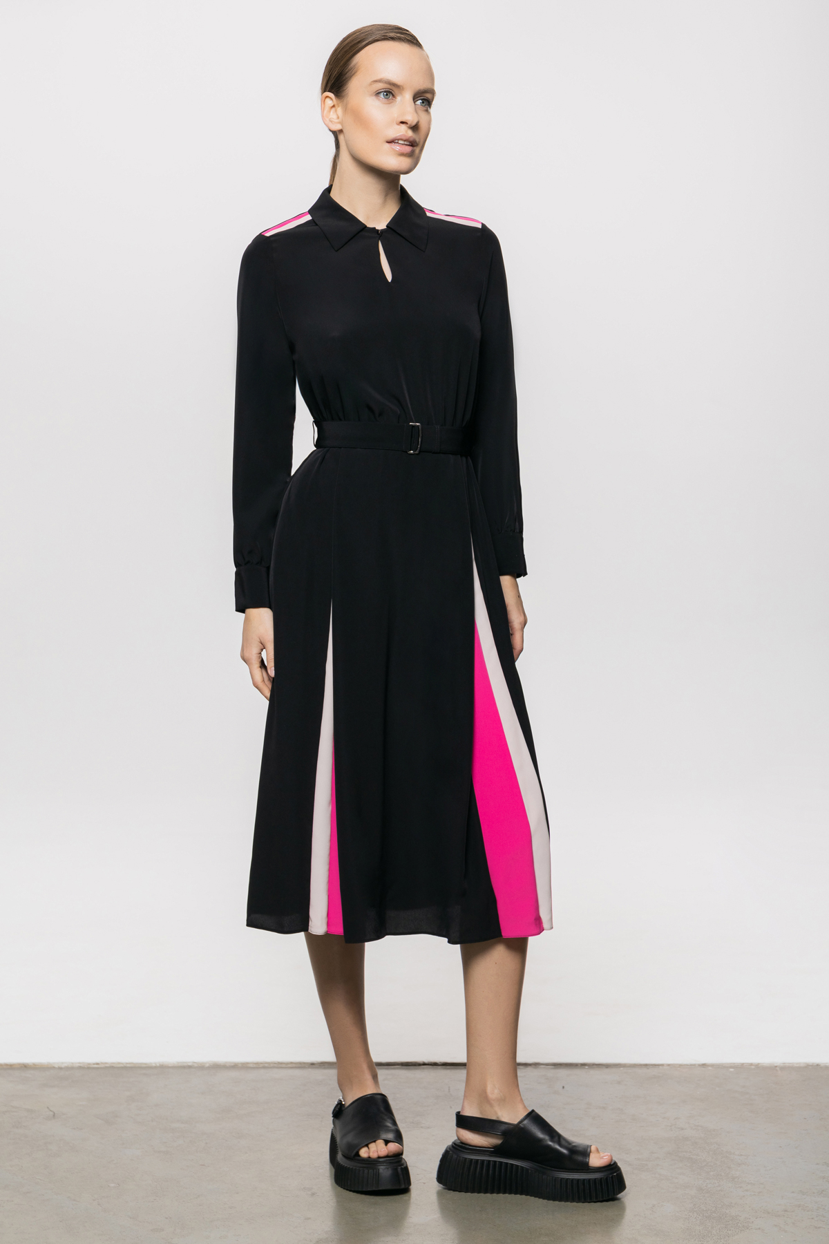 Платье A-силуэта с поясом VASSA&Co, пол женский, цвет черный