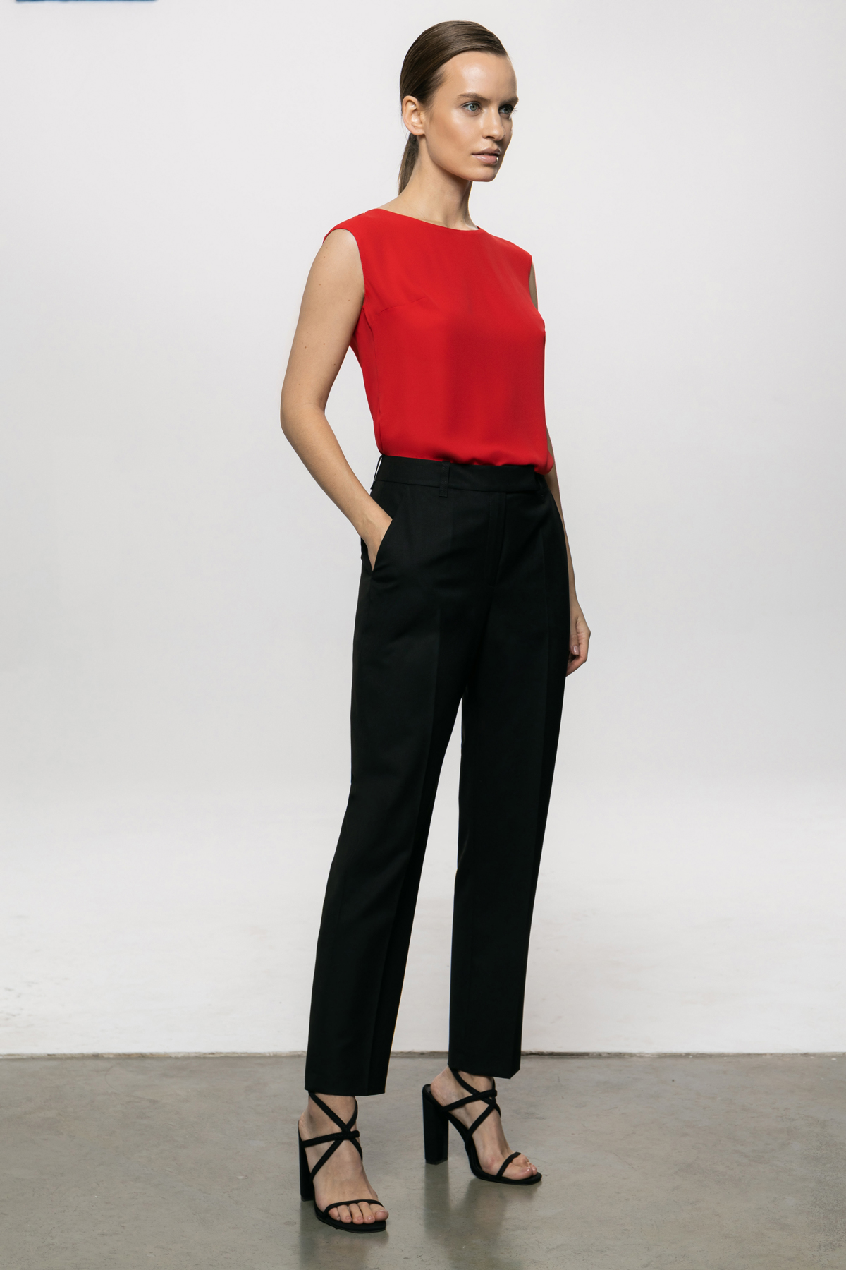 Блузка VASSA&Co, пол женский, цвет красный