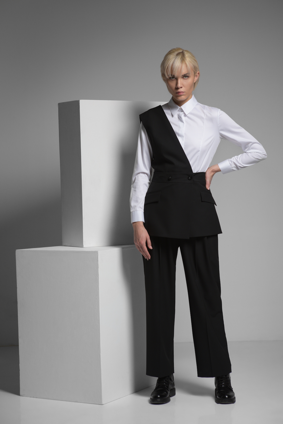 Жилет-трансформер VASSA&Co, пол женский, цвет черный