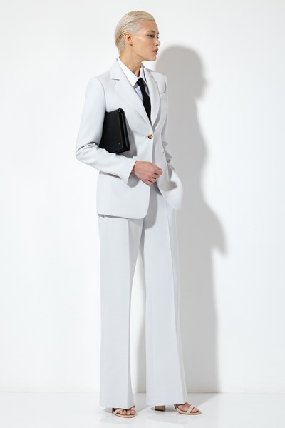 Приталенный жакет в белом цвете VASSA&Co, пол женский, цвет белый, фото №2