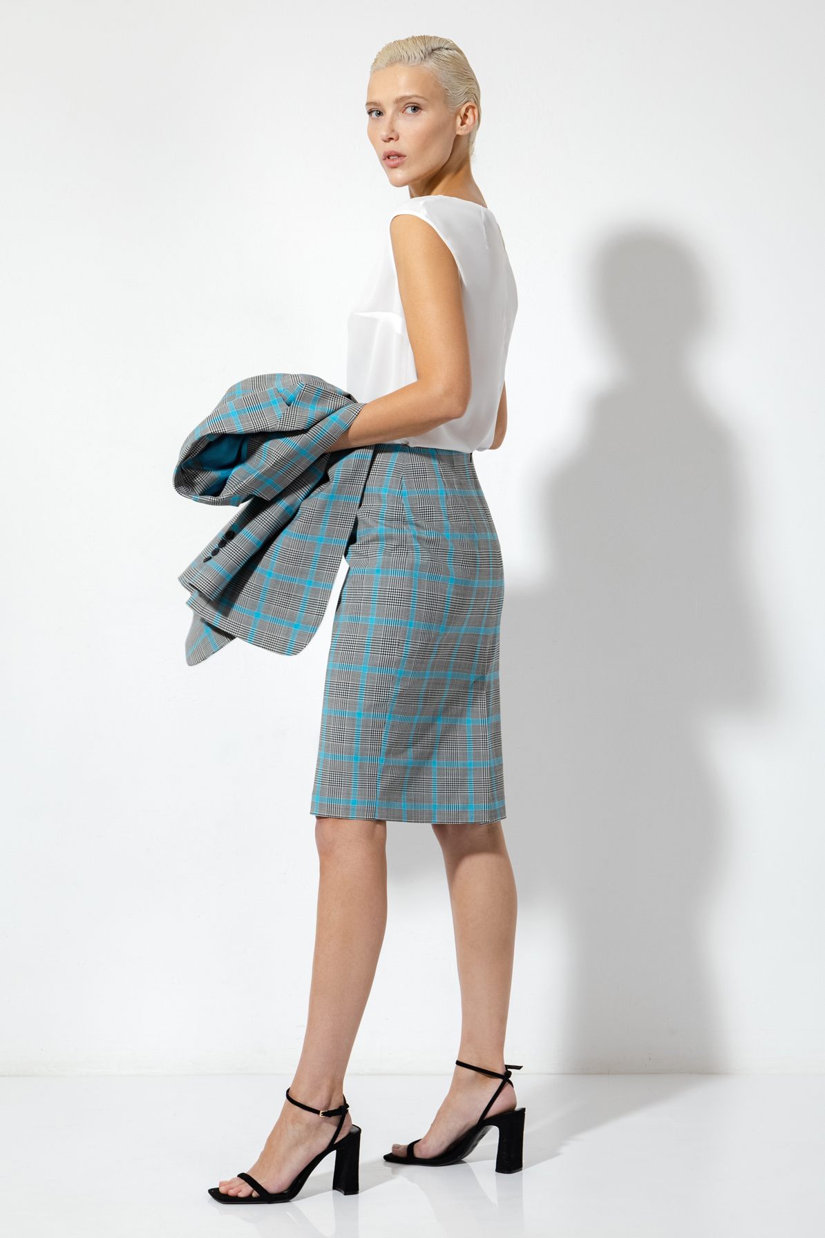 Прямая юбка в клетку VASSA&Co, пол женский, цвет голубой, фото №2