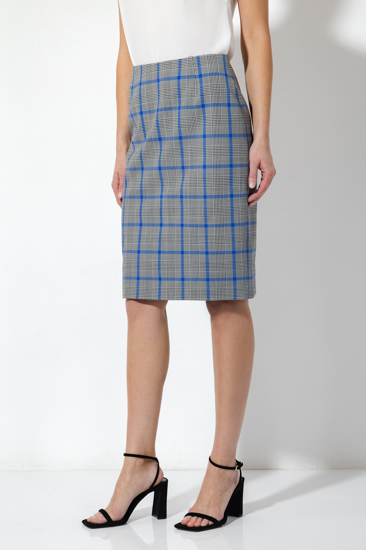 Прямая юбка в клетку VASSA&Co, пол женский, цвет синий, фото №4