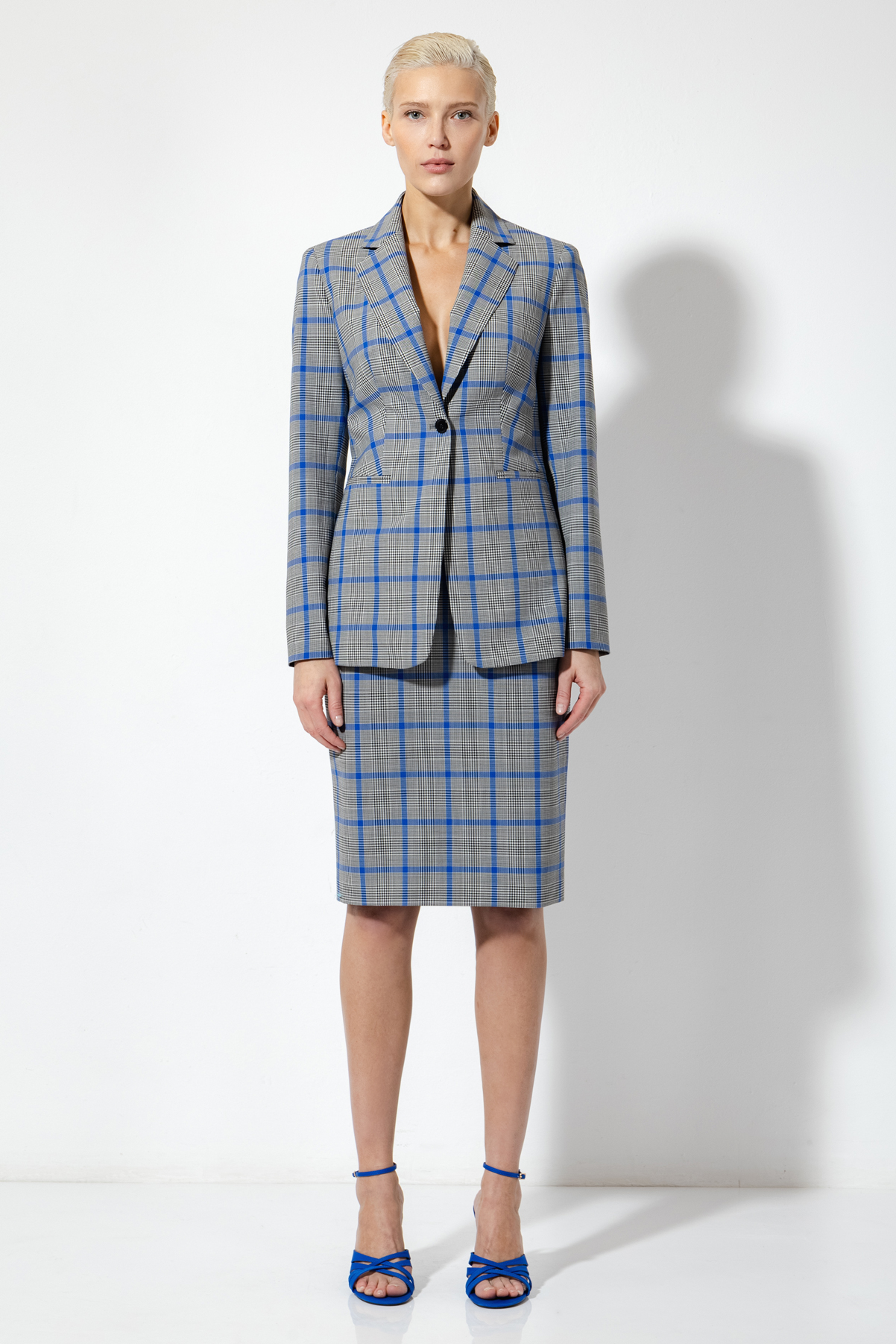 Прямая юбка в клетку VASSA&Co, пол женский, цвет синий, фото №5