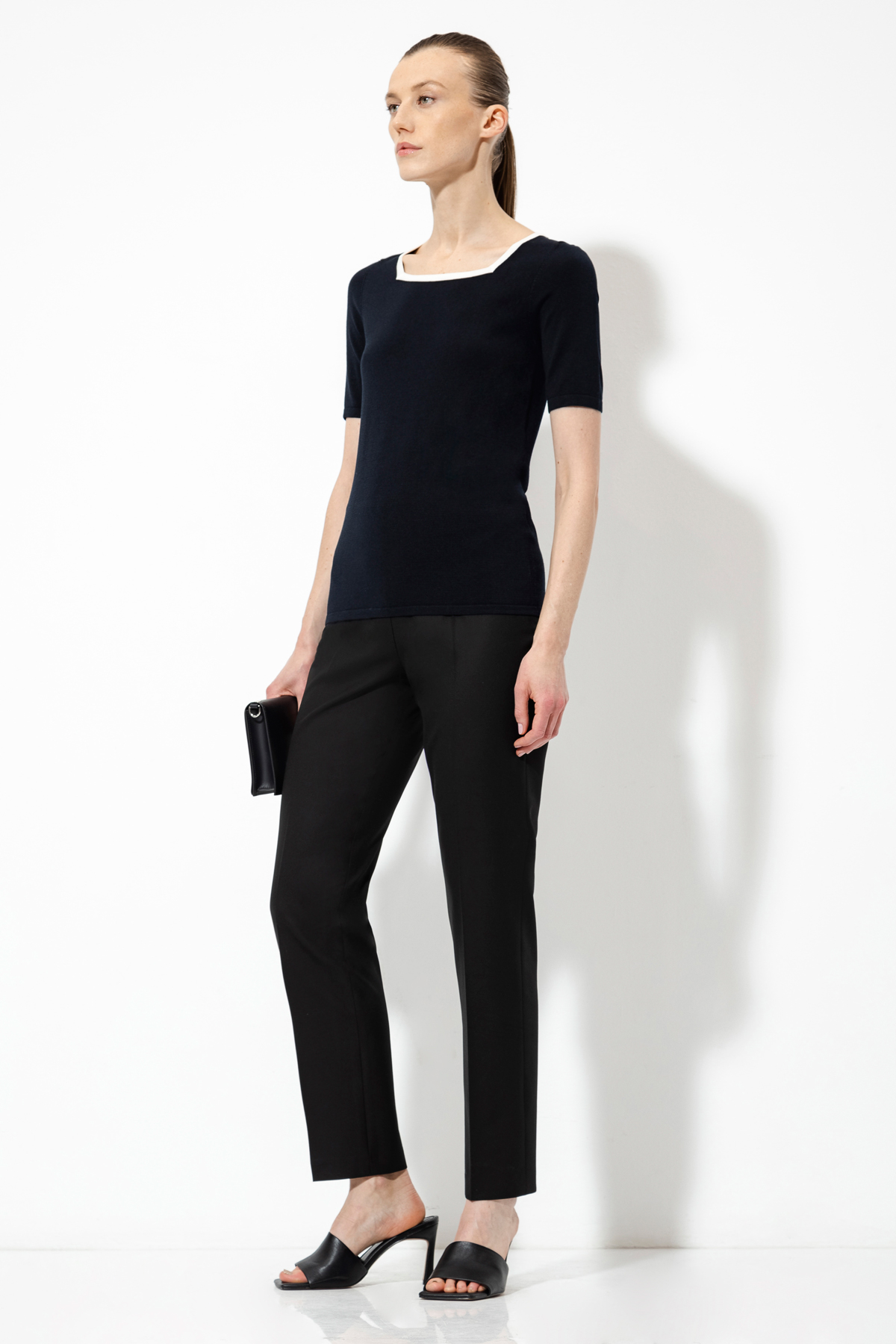 Джемпер с квадратным вырезом VASSA&Co, пол женский, цвет синий