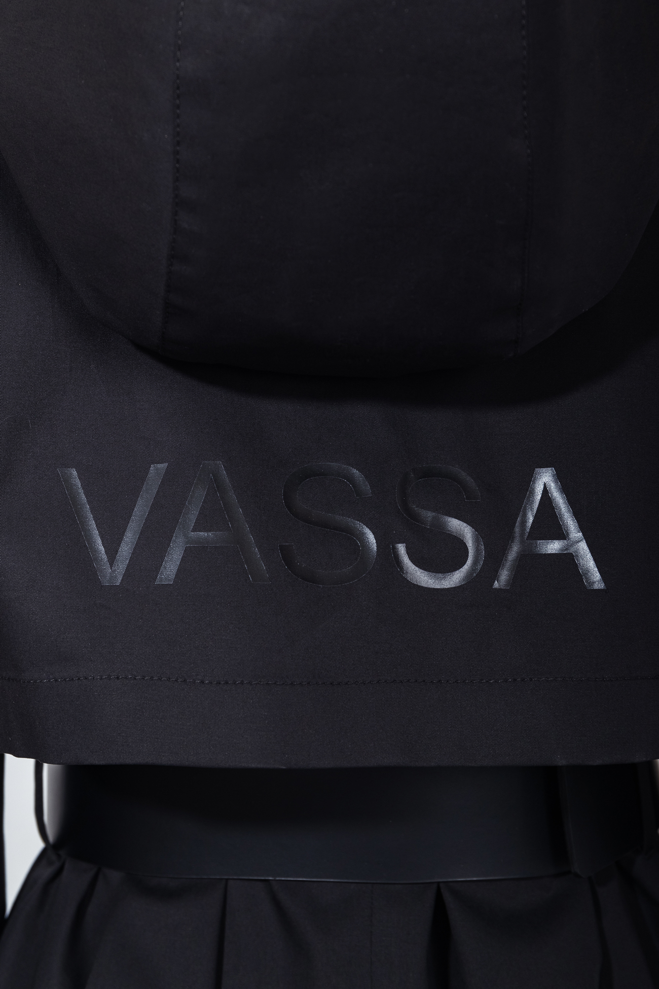 Плащ с капюшоном VASSA&Co, пол Женский, цвет Черный