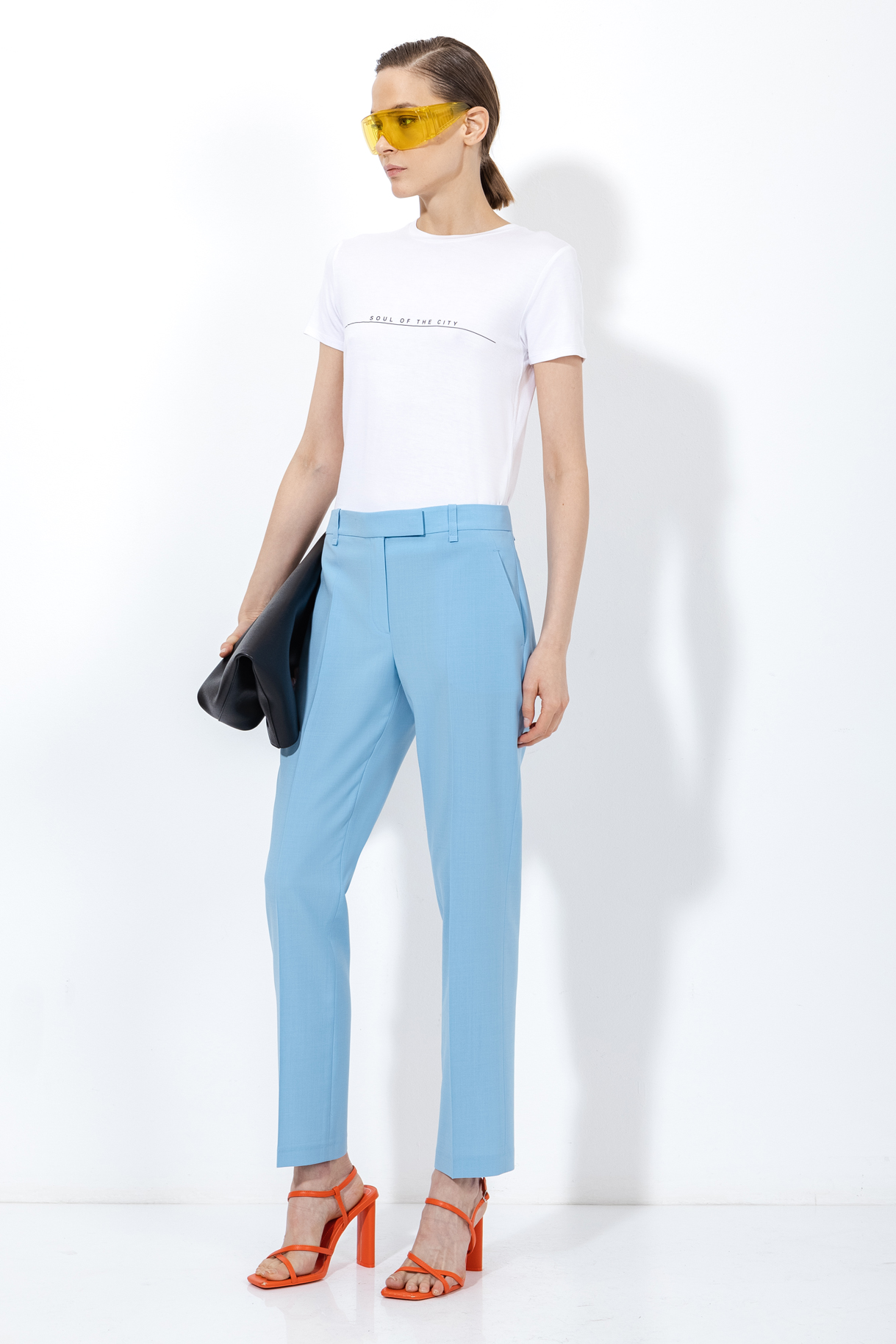 Базовая футболка с принтом , пол женский, цвет белый