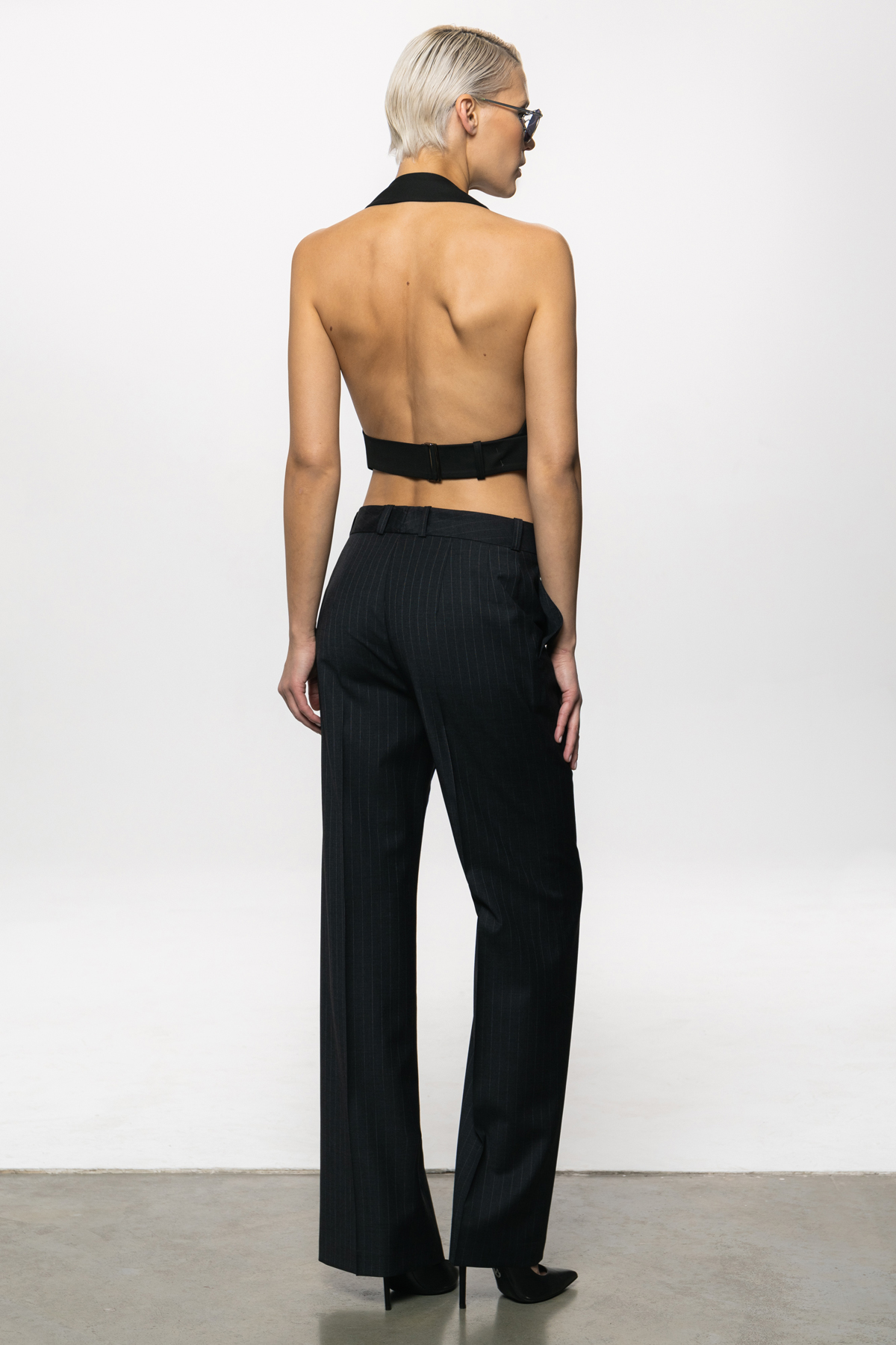 Жилет с открытой спиной VASSA&Co, пол женский, цвет черный, фото №7