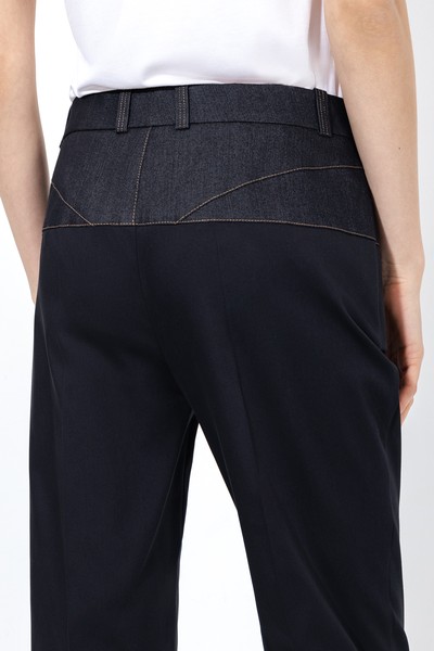 Брюки с кокеткой из денима VASSA&Co, пол женский, цвет черный, фото №4