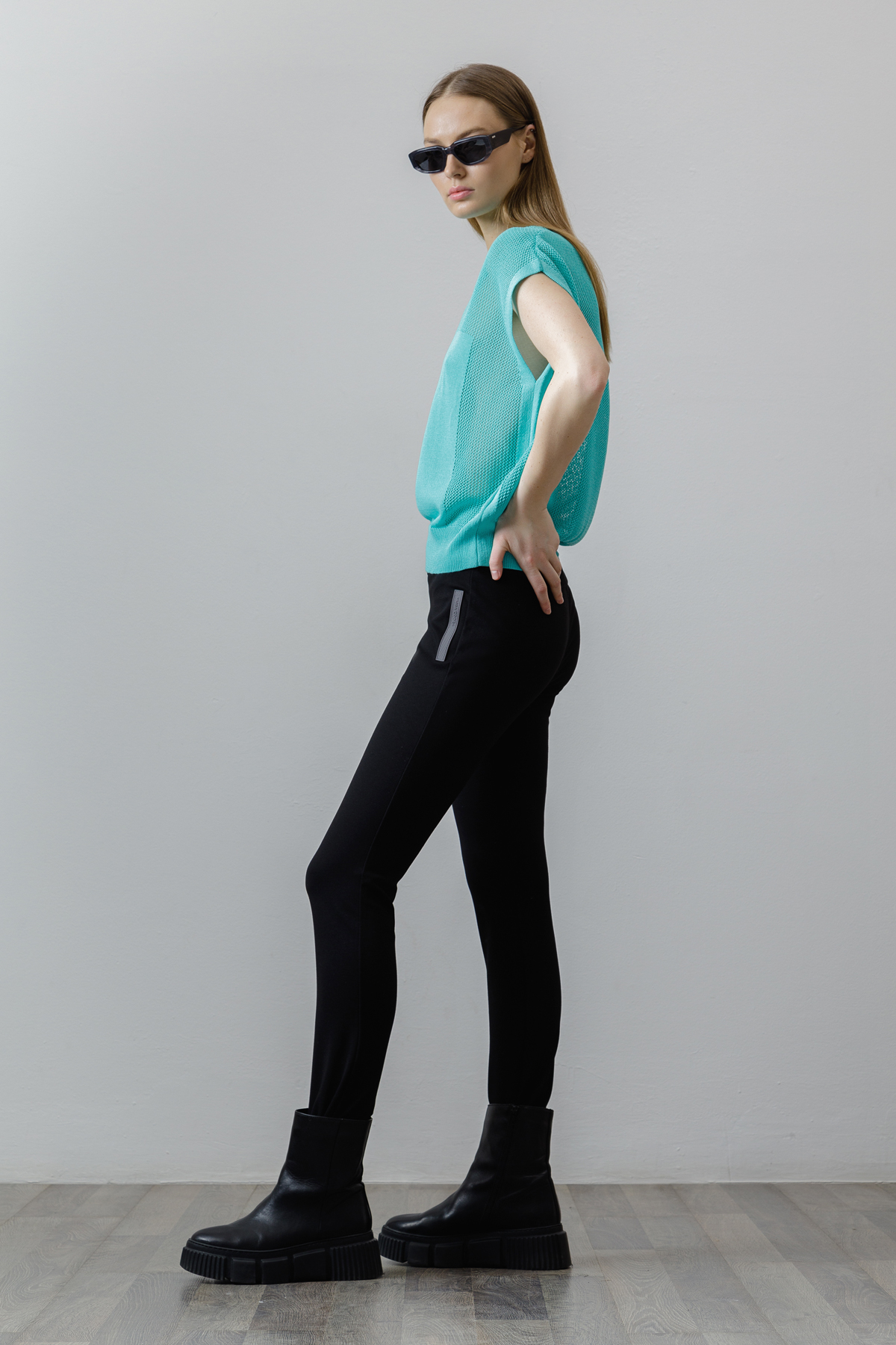 Джемпер с сеткой VASSA CODE, пол женский, цвет зеленый