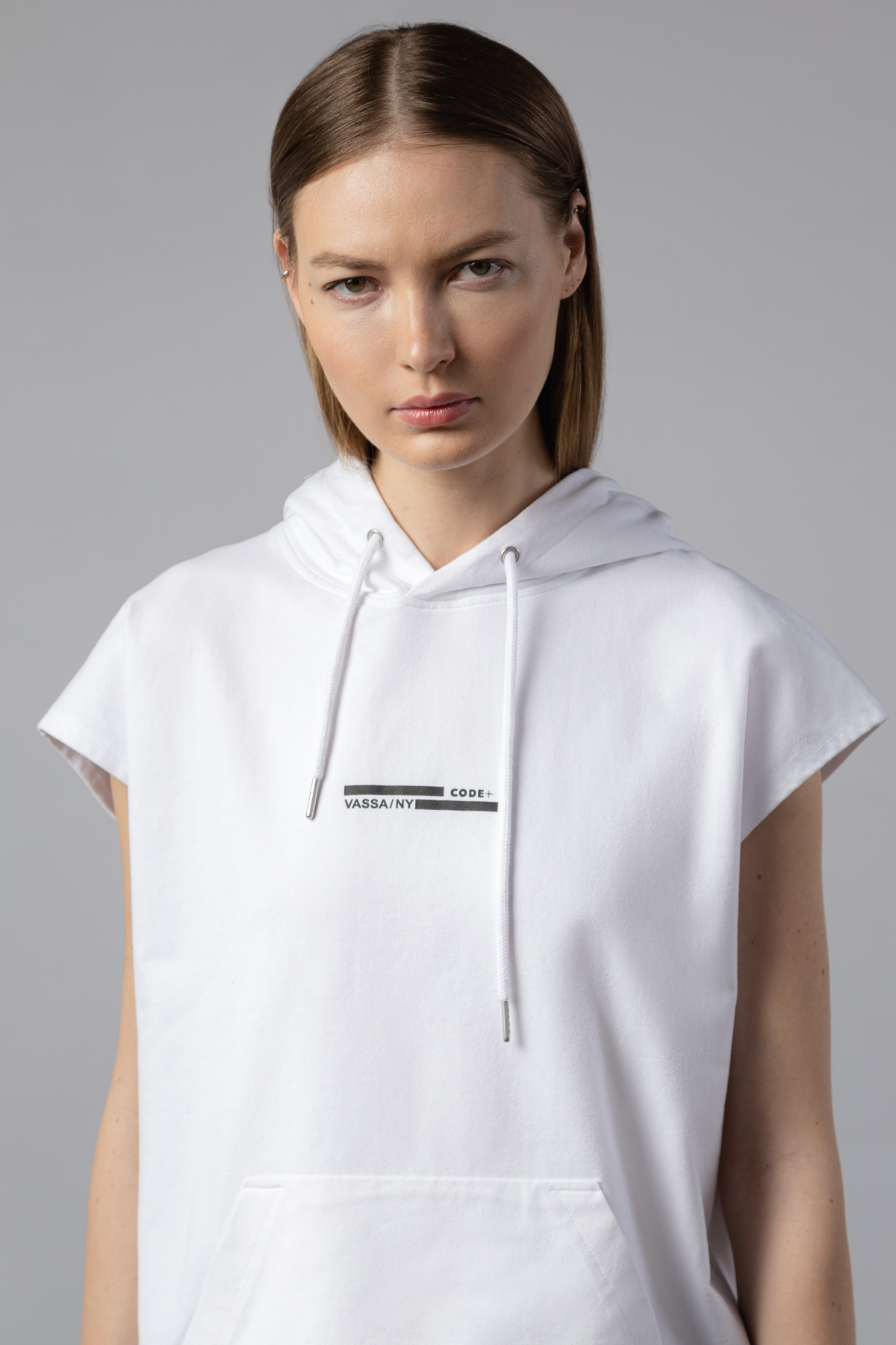 Худи без рукавов VASSA CODE, пол female, цвет white